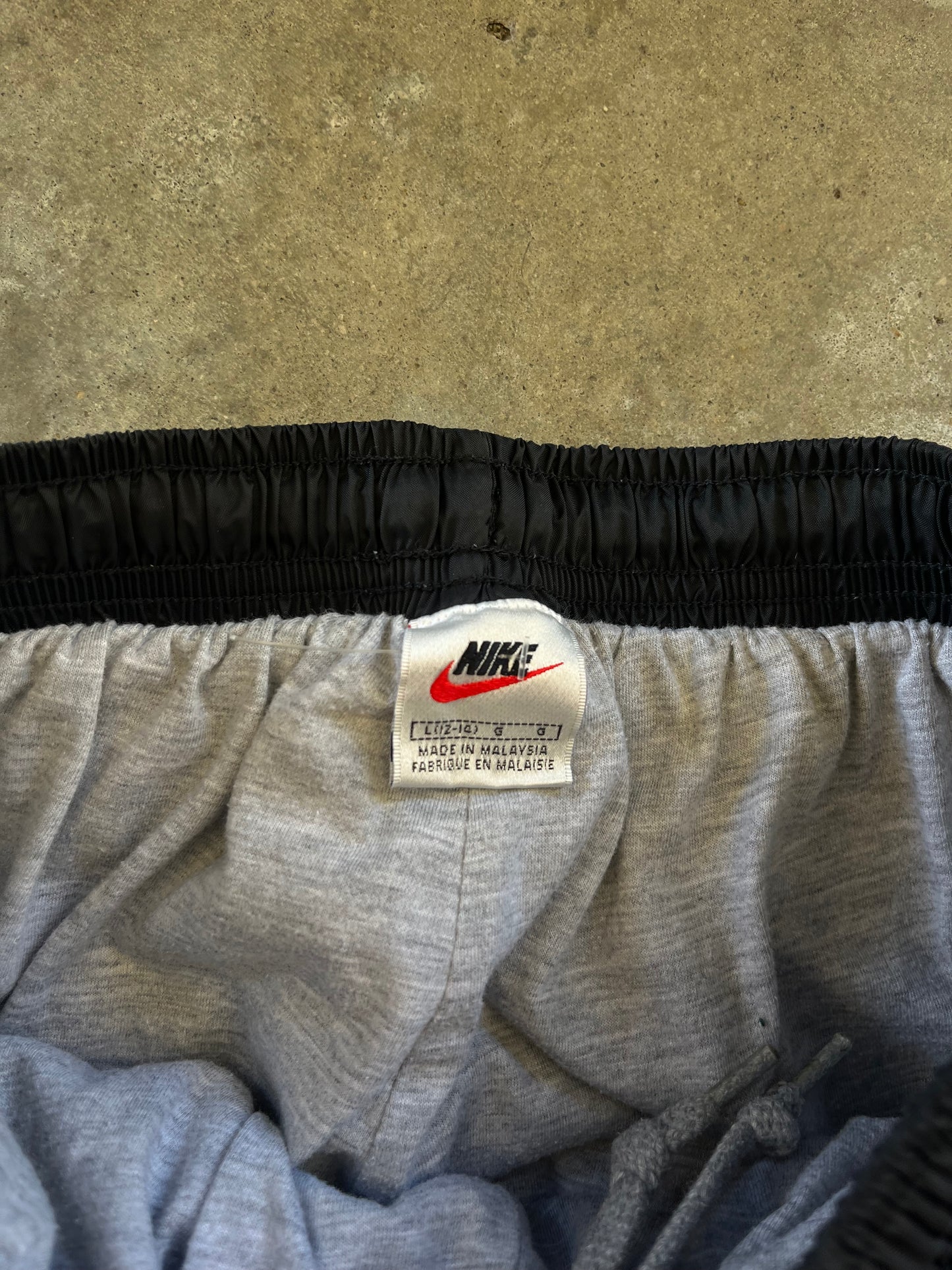 (L) Nike Nylon Track Pants