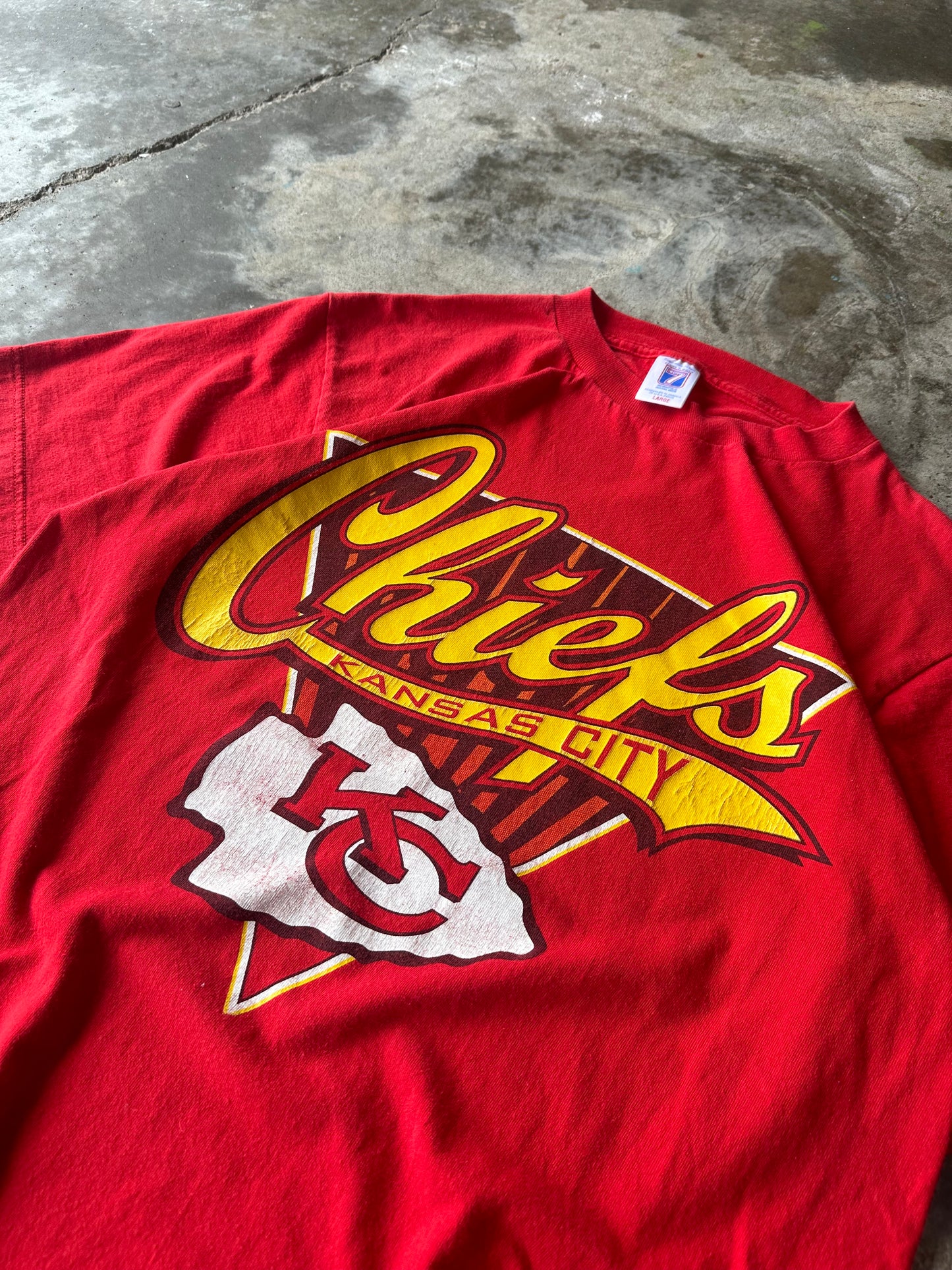 (L) Vintage Chiefs Tee