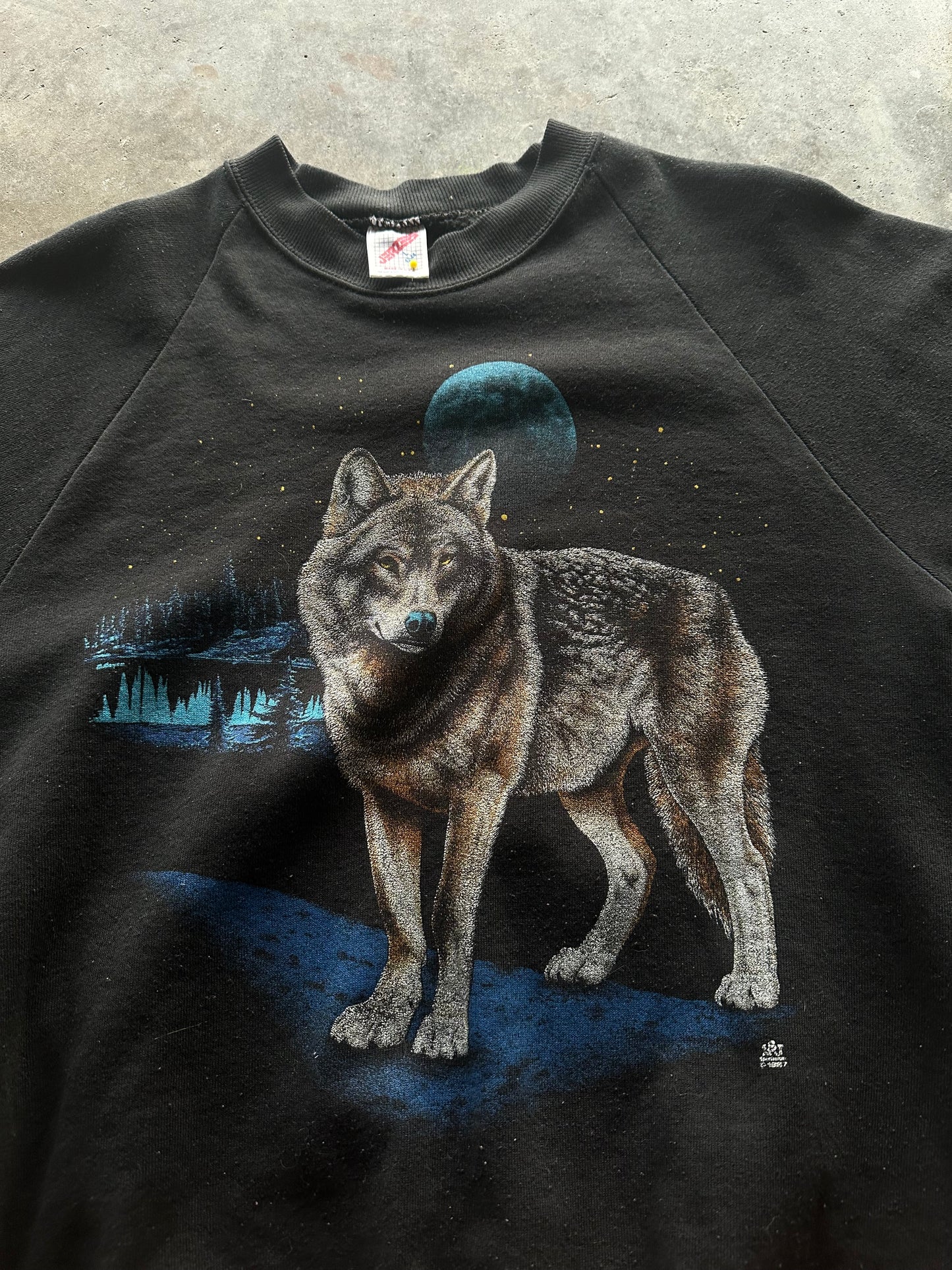 (L) Vintage Wolf Sweatshirt