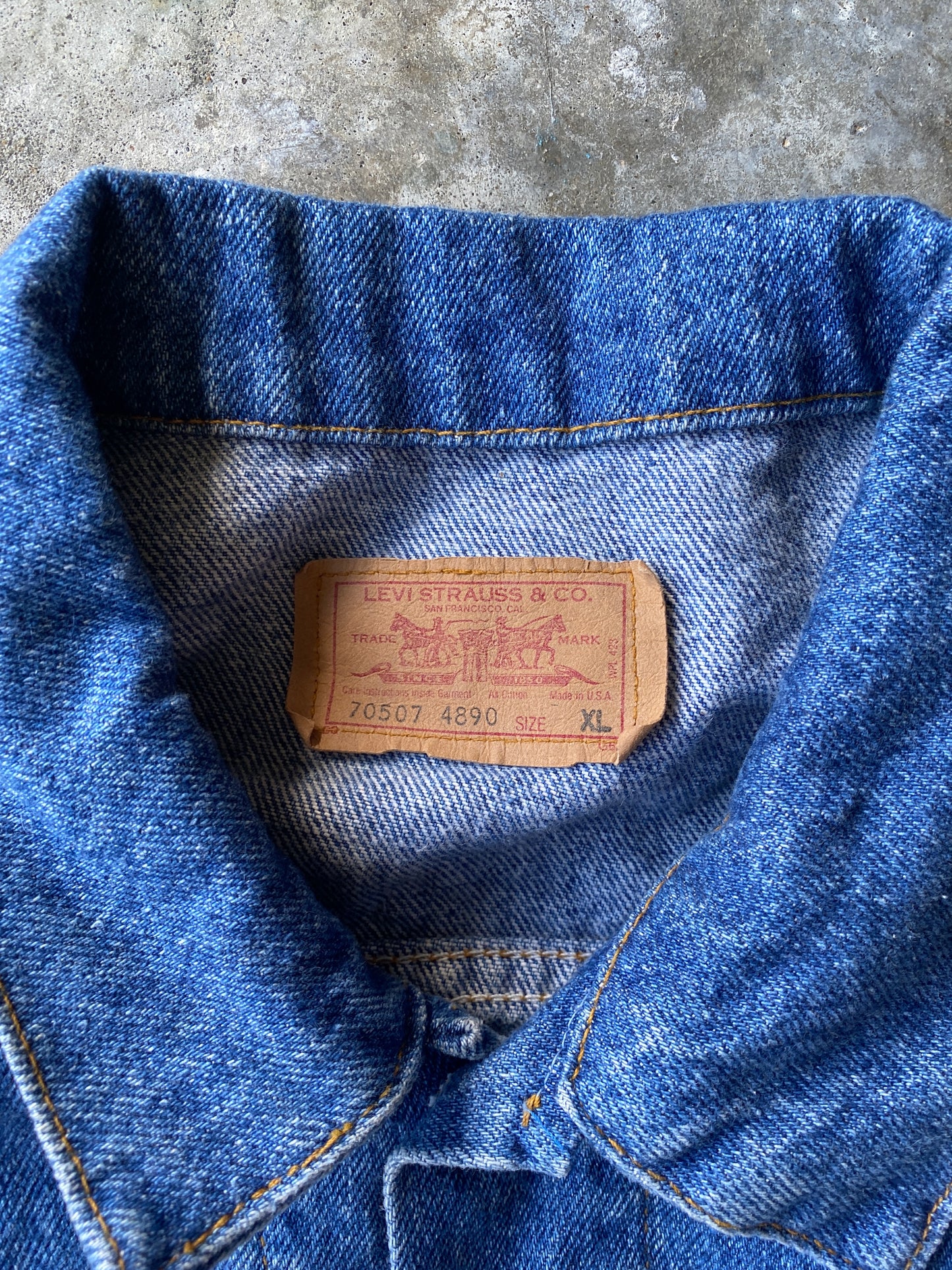 (L) Vintage 90s Levis x Marlboro Denim Jacket