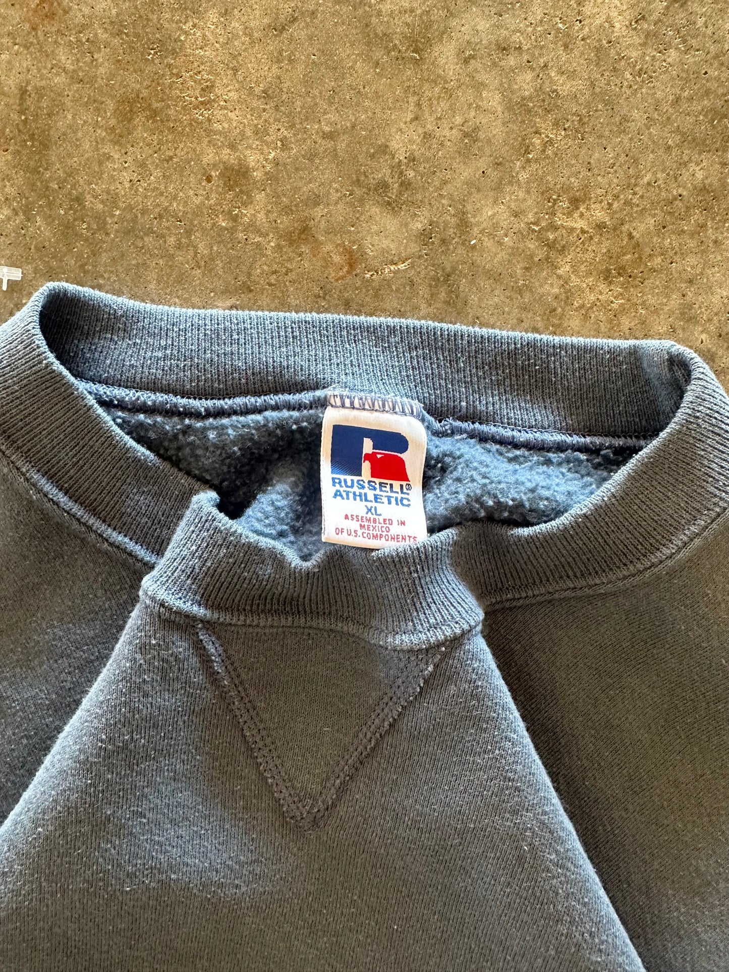 (XL) Vintage Russell Essential Sweatshirt