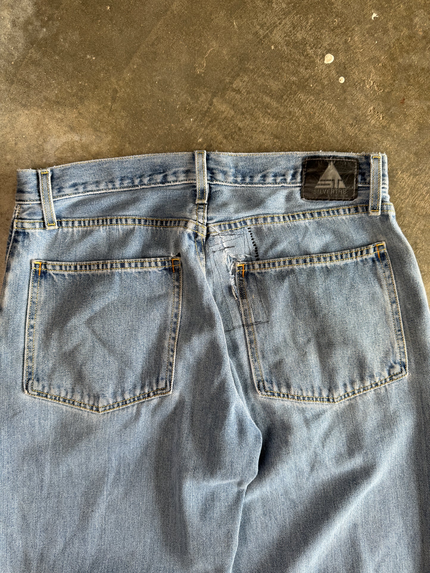 (33 x 32) Levi Silvertab Baggy Jeans