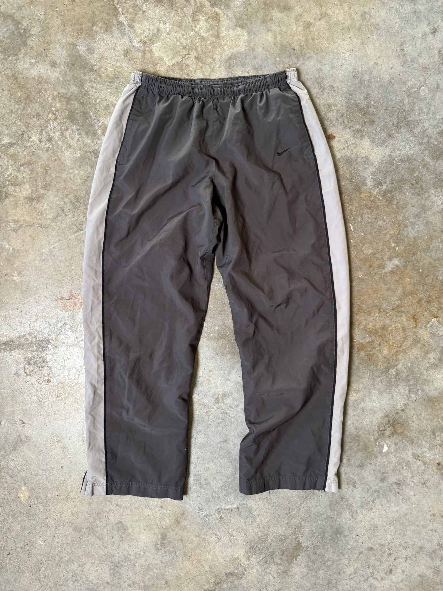 (L) Nike Nylon Sweatpants