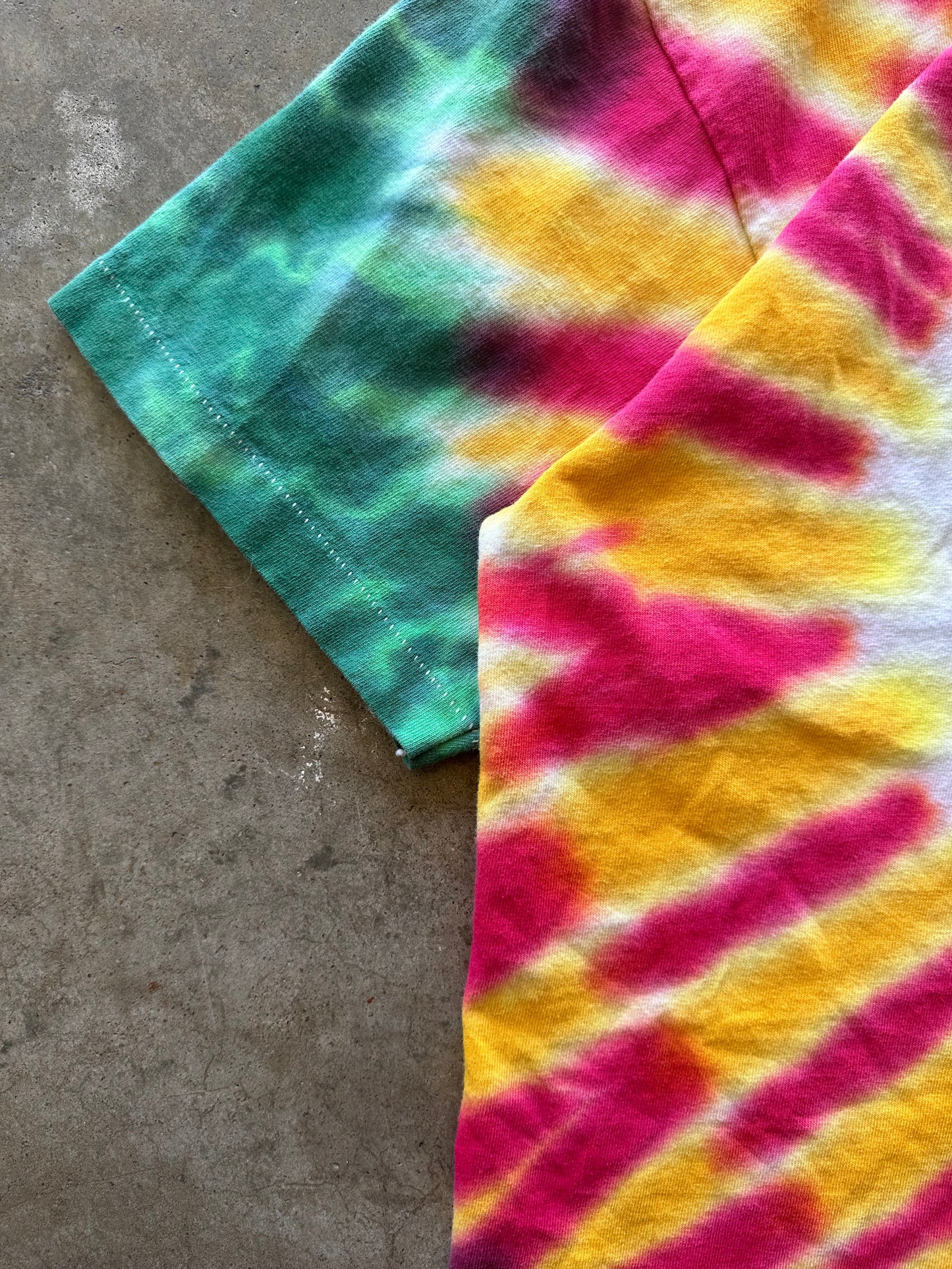 (L) 1992 Lithuania Tie-Dye Tee