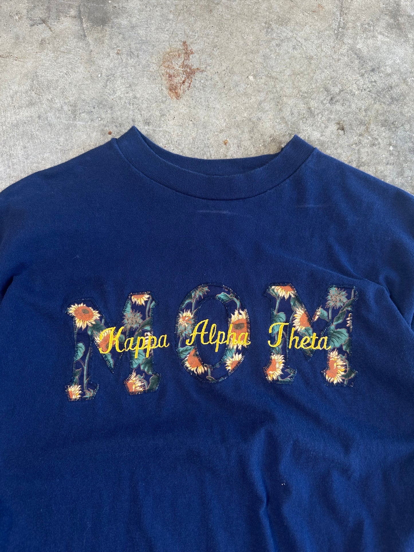 (L) Vintage Kappa Alpha Theta Sorority Tee