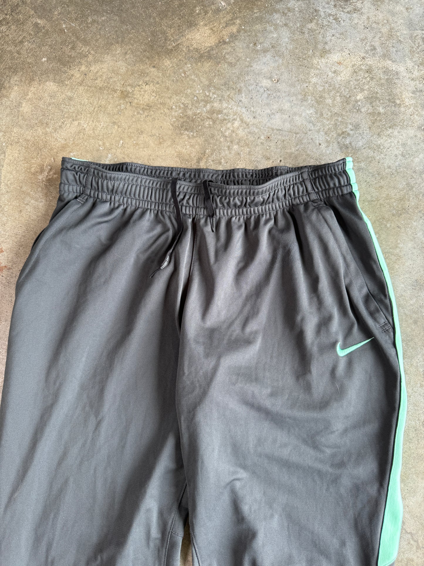 (L) 00s Nike Sweatpants