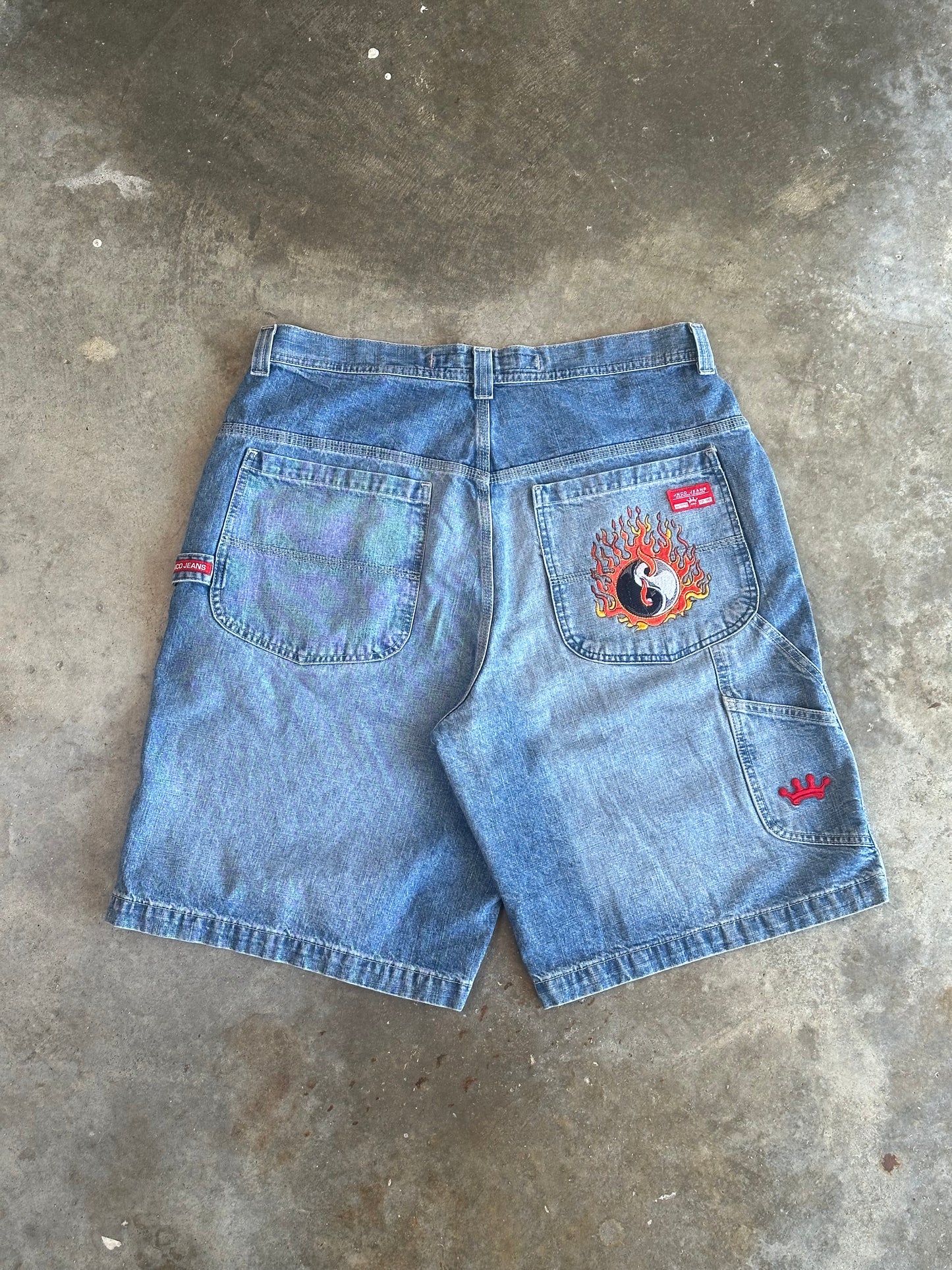 (38) JNCO Yin & Yang Embroidered Jorts