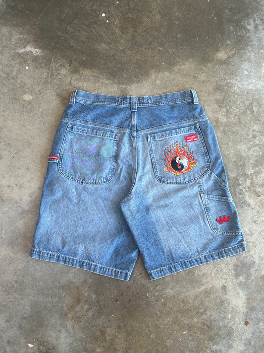 (38) JNCO Yin & Yang Embroidered Jorts