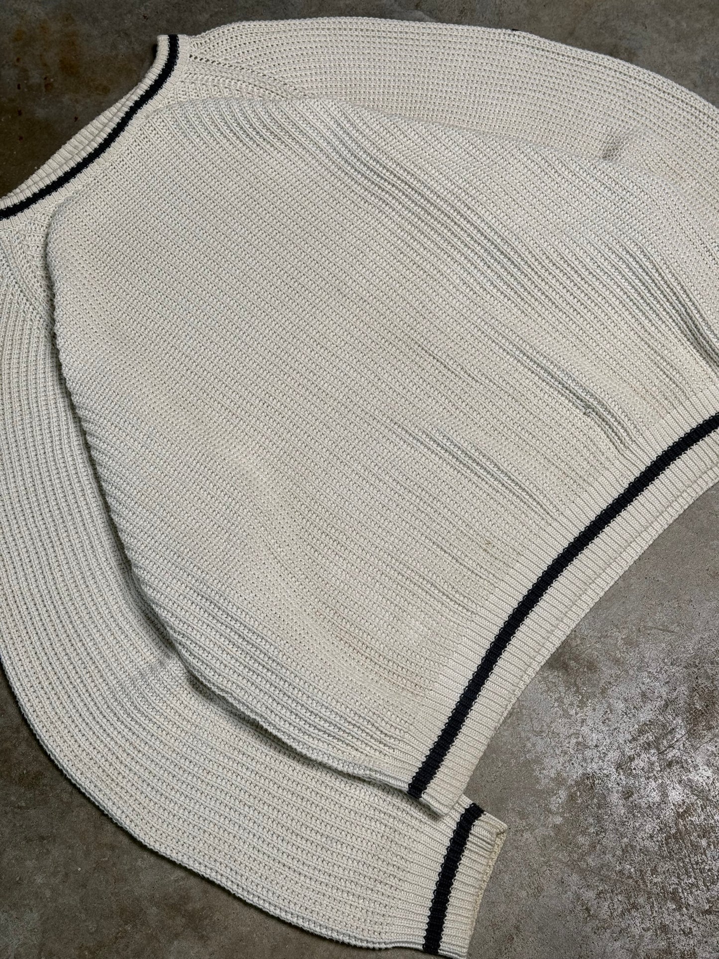 (L) Vintage Knit Sweater