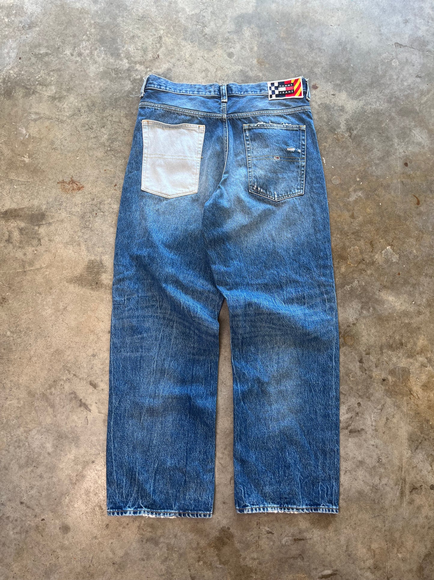 (34 x 32) Tommy Hilfiger Denim Jeans