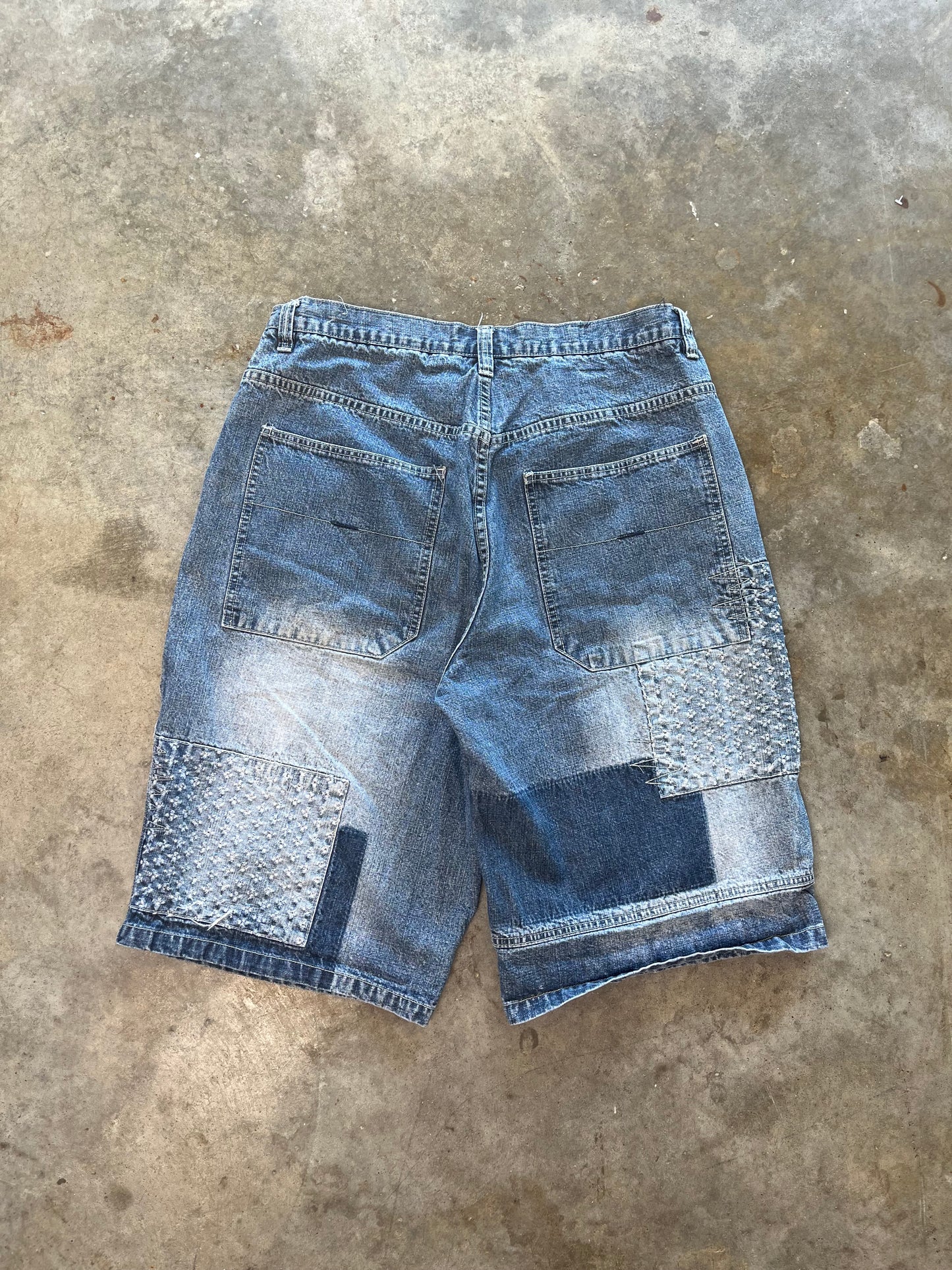 (38) SouthPole Patched Denim Shorts