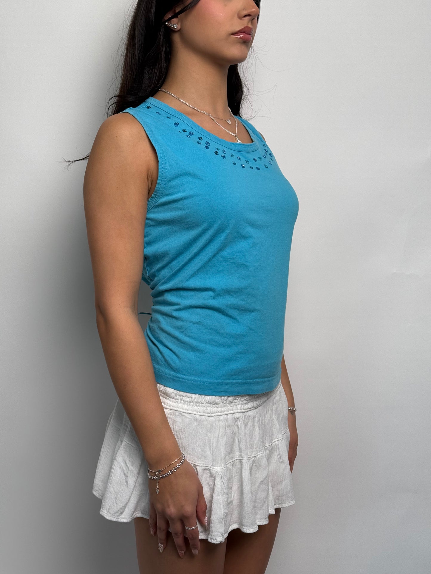 (L) 00s Rhinestone Neckline Tank Top