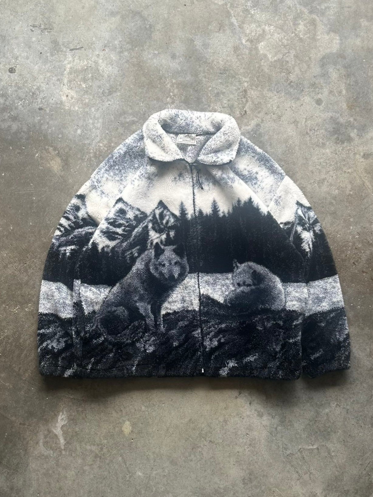 (L) Vintage Wolf Fleece