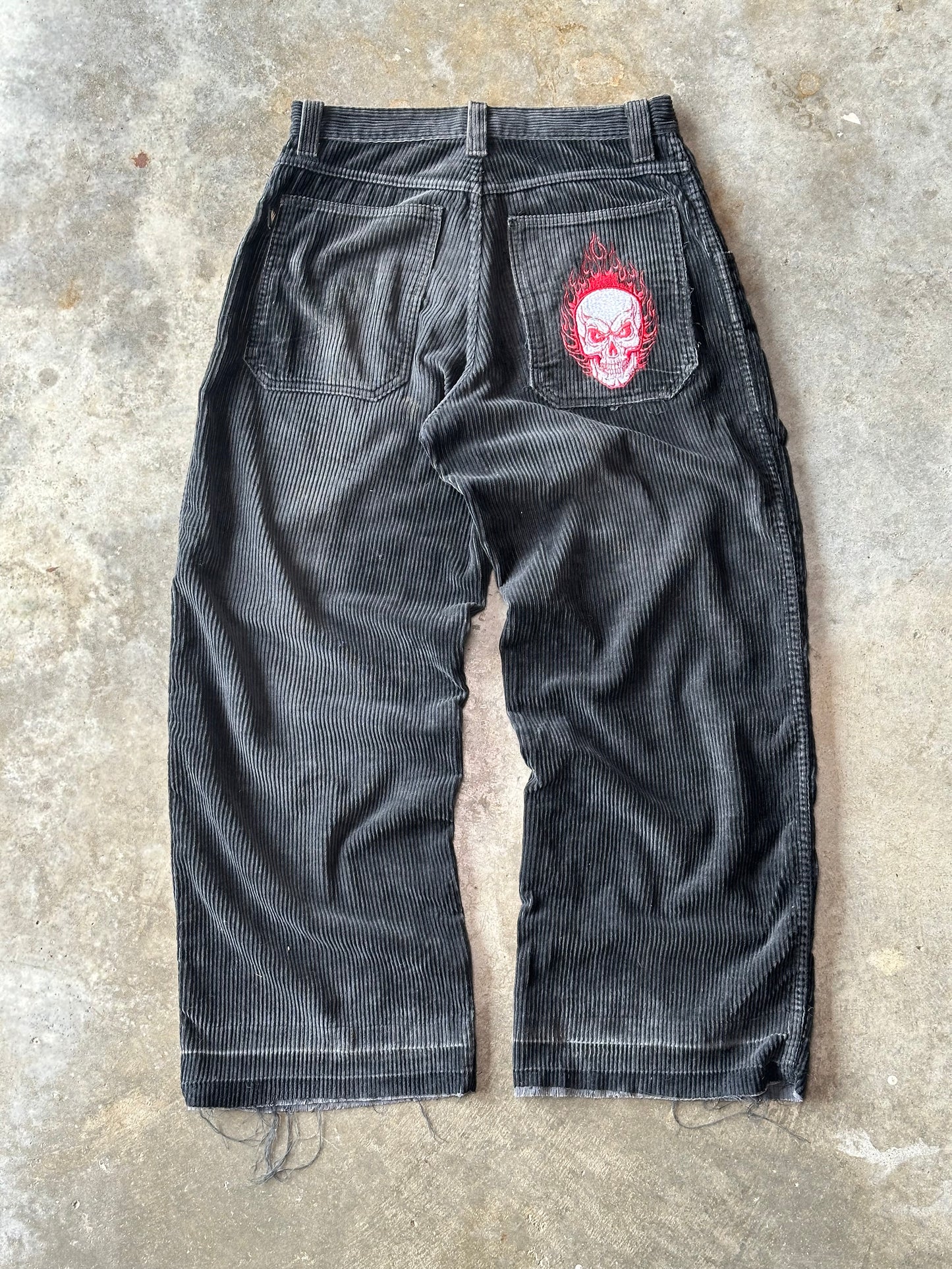 (32 x 33) JNCO Skull Embroidered Pants