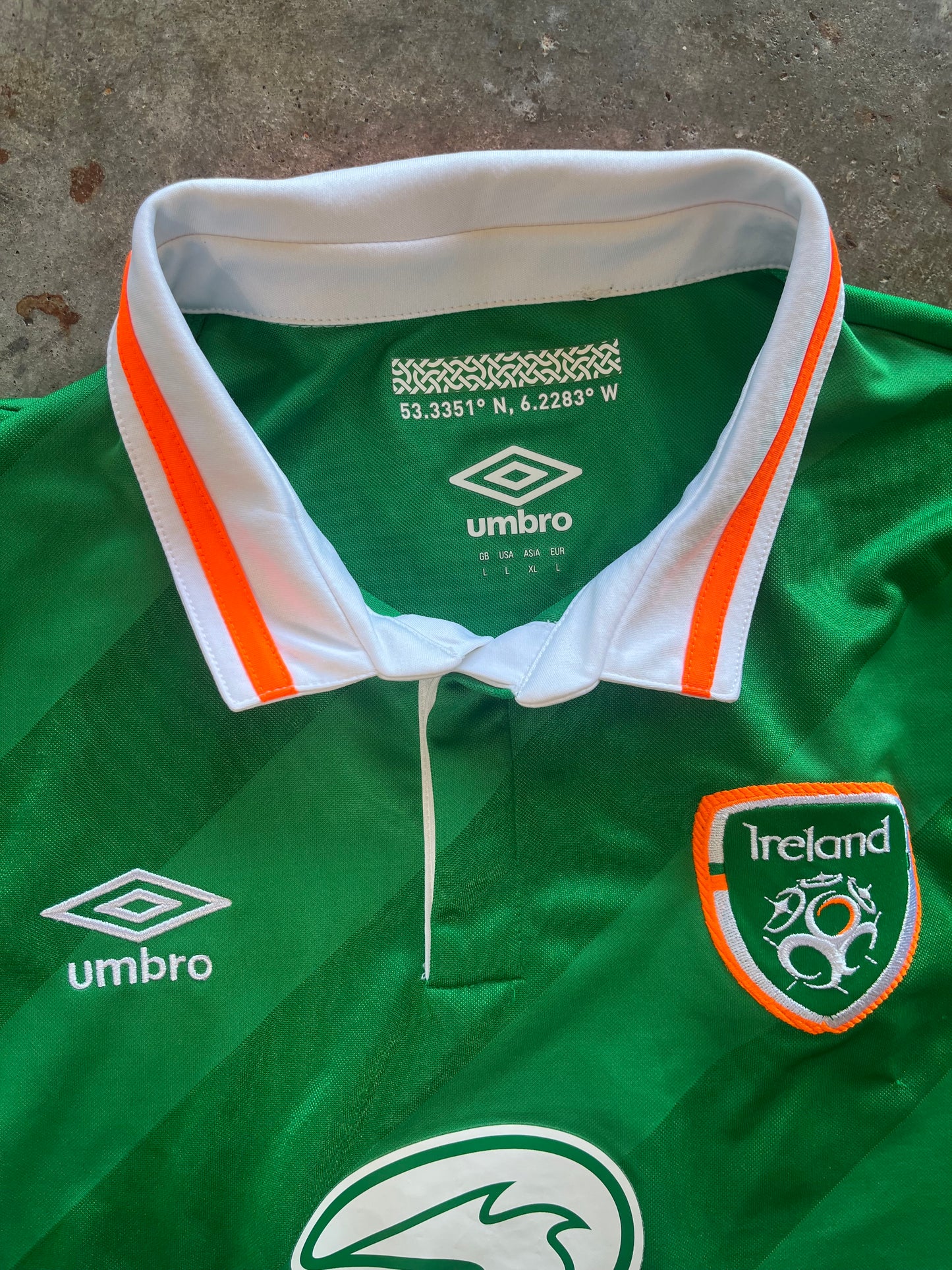 (L) 00s Umbro Ireland Soccer Jersey