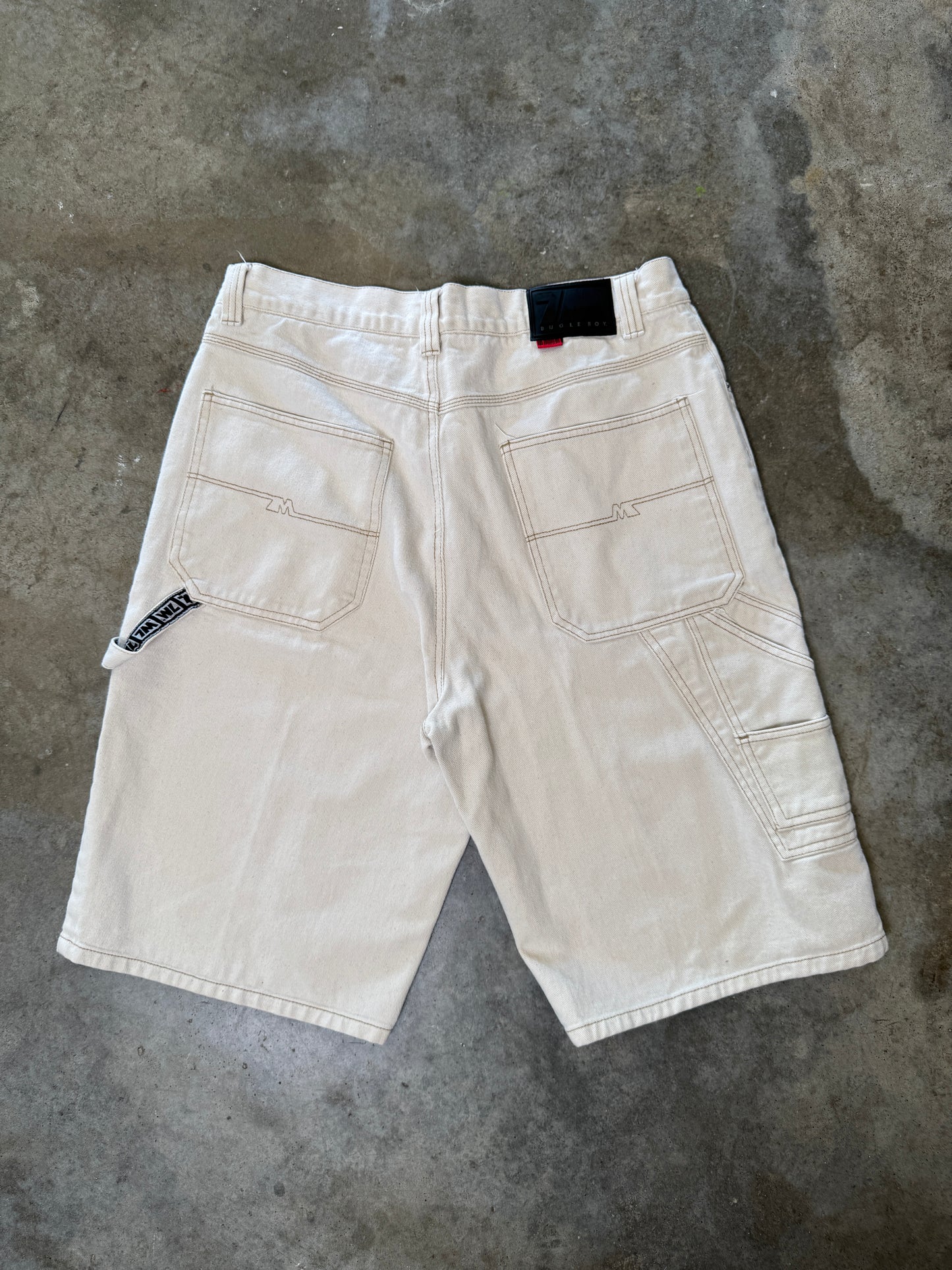 (36) Carpenter White Jorts