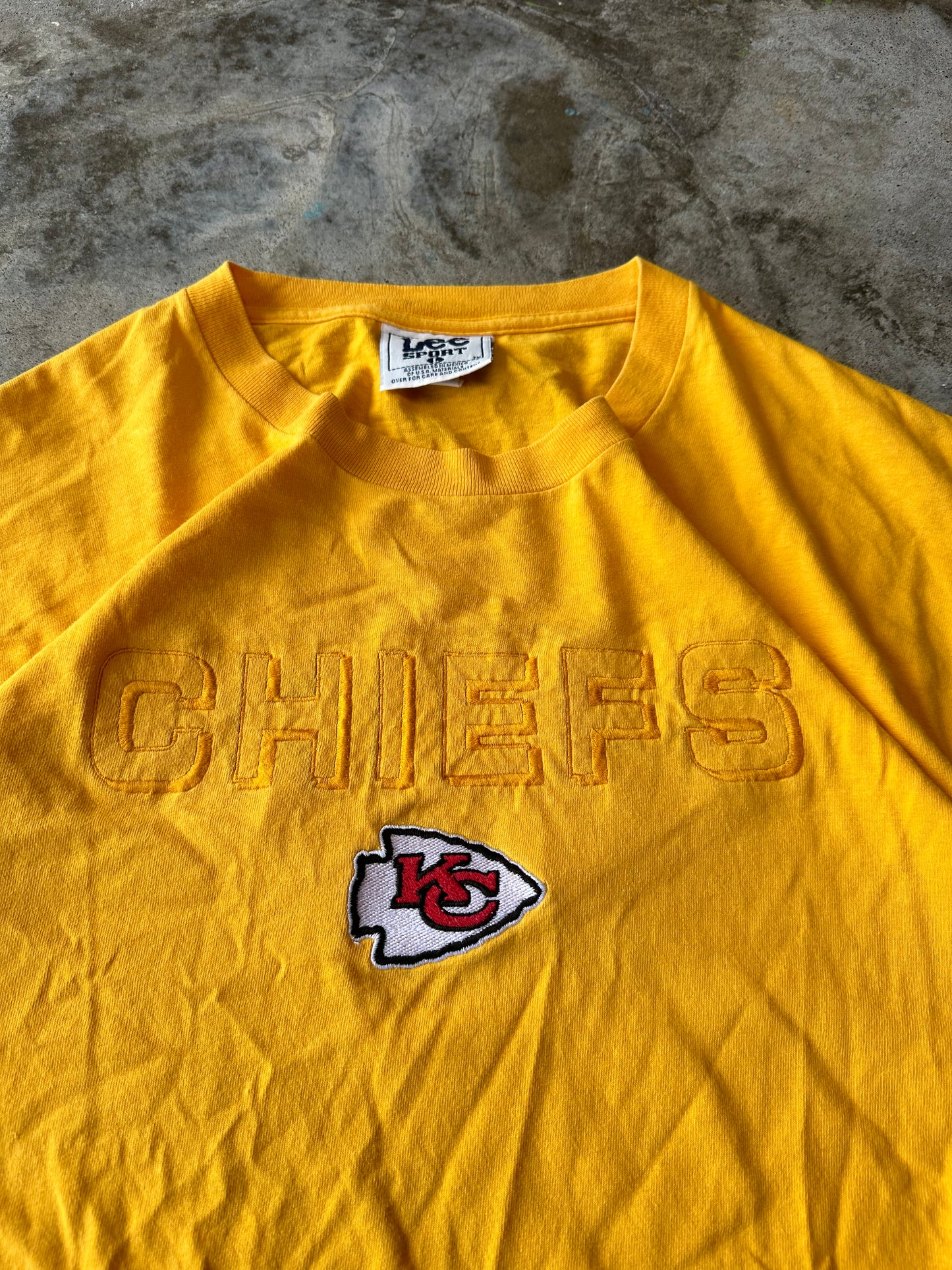 (L) Vintage Chiefs Tee