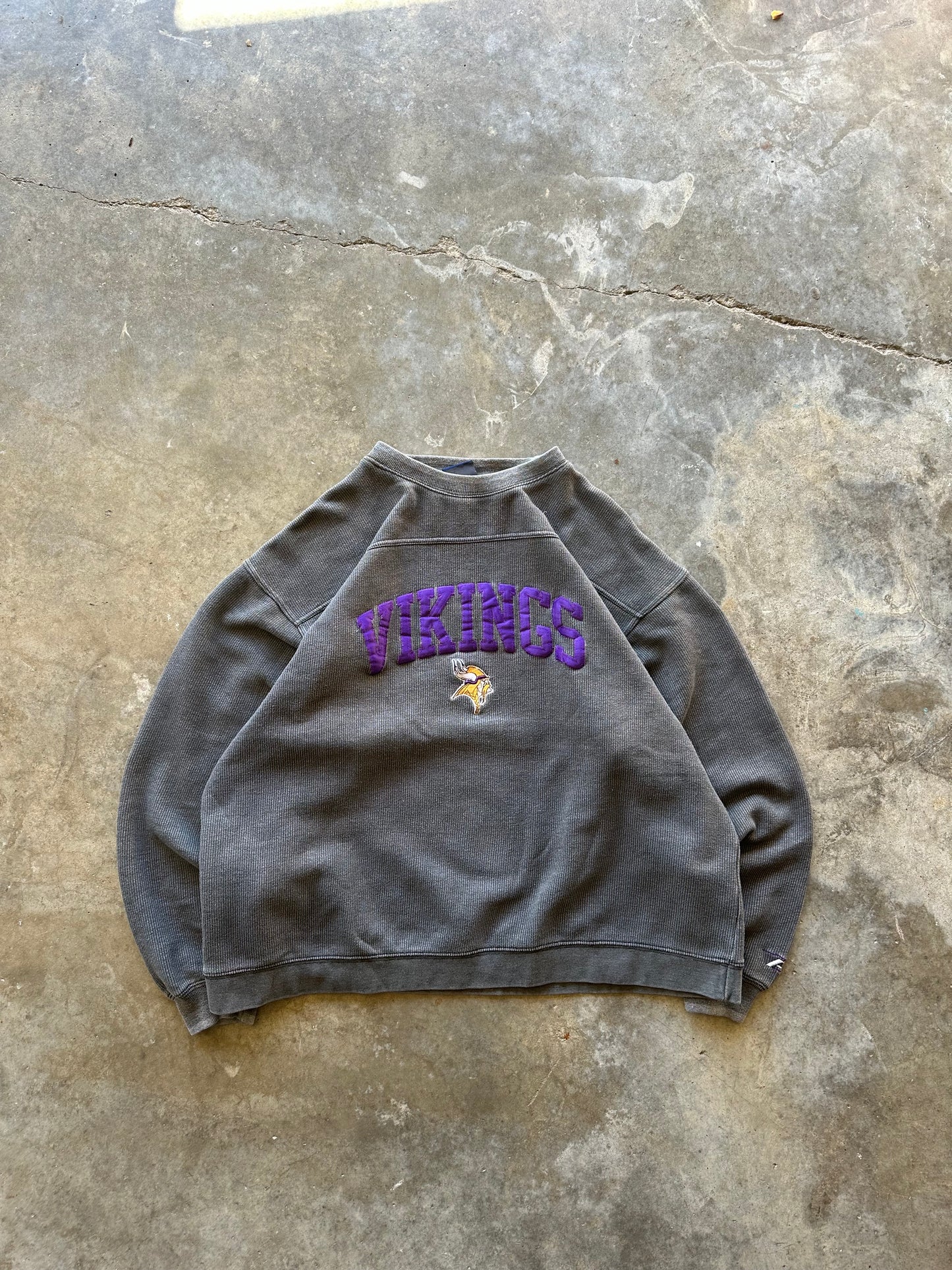 (XL) Vintage Vikings Sweatshirt