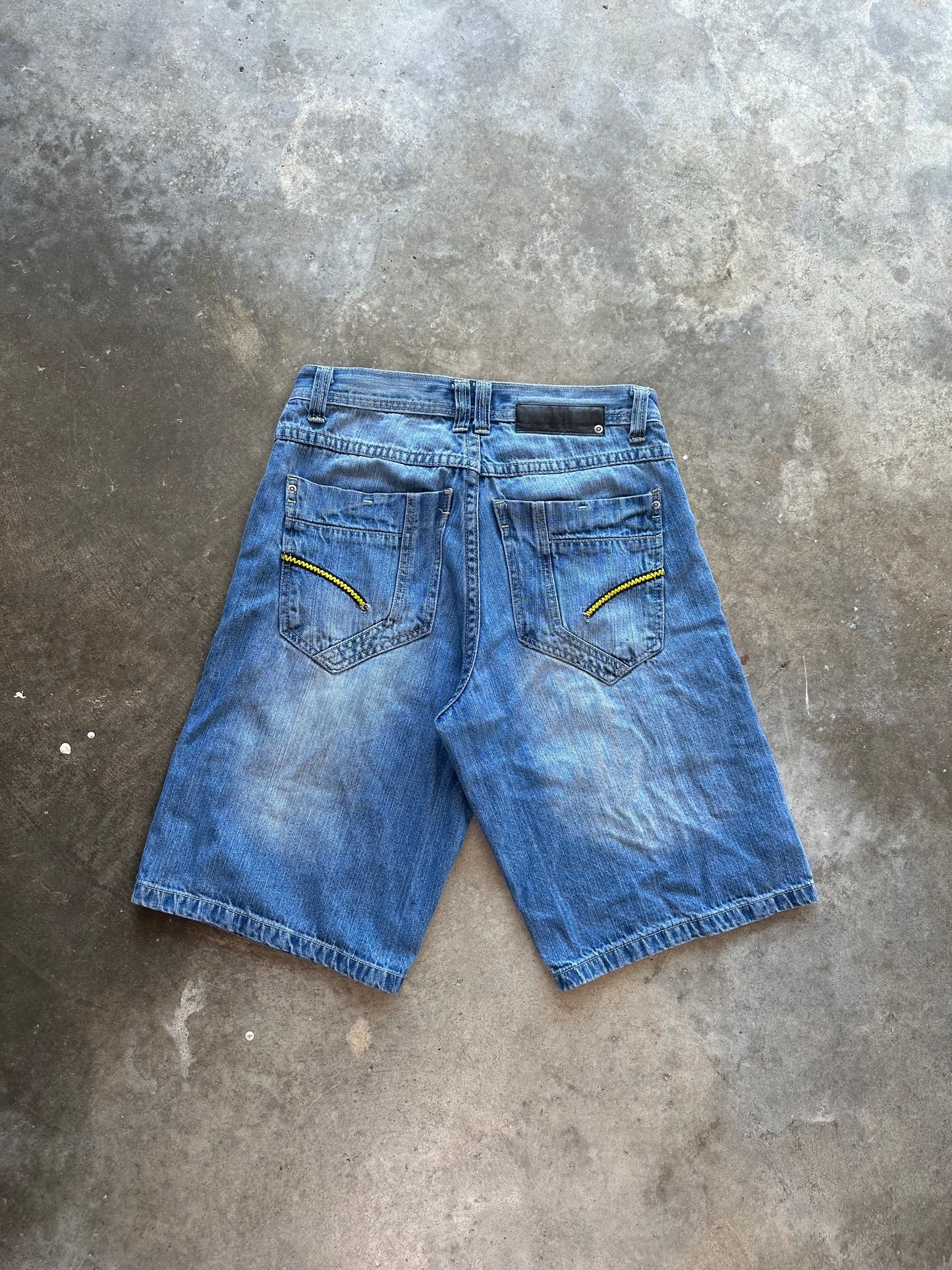 (32) 00s SouthPole Denim Shorts