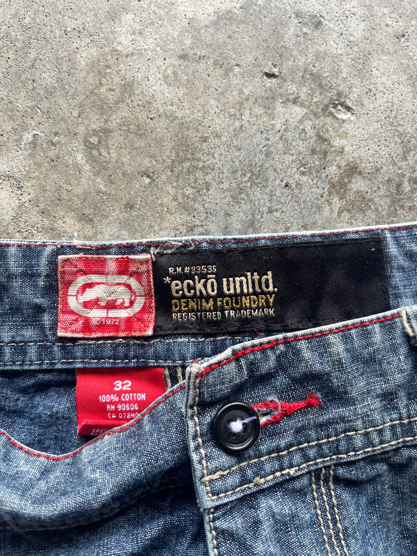 (32) Ecko Unltd Denim Jeans