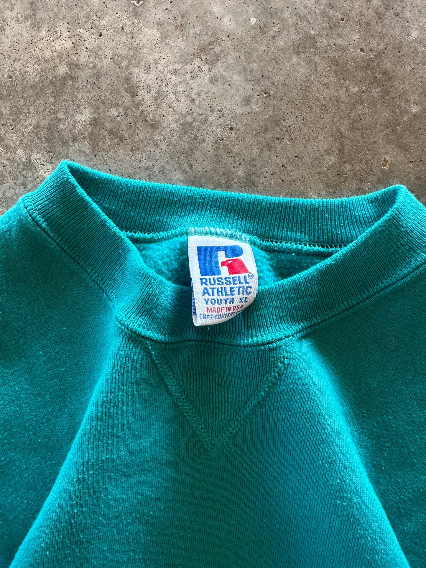 (S) Vintage Russell Essential Sweatshirt