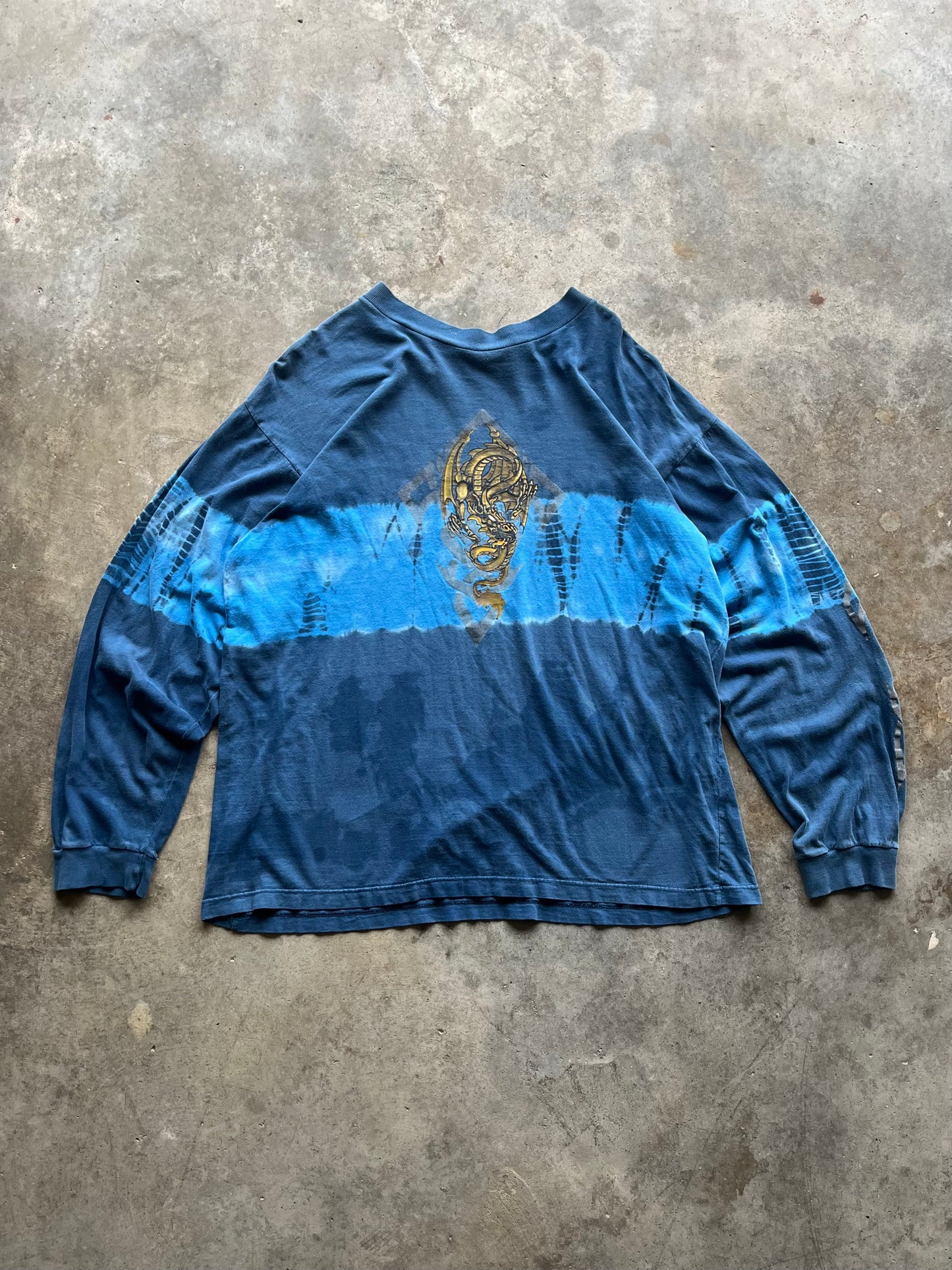 (L) 00s Dragon Longsleeve