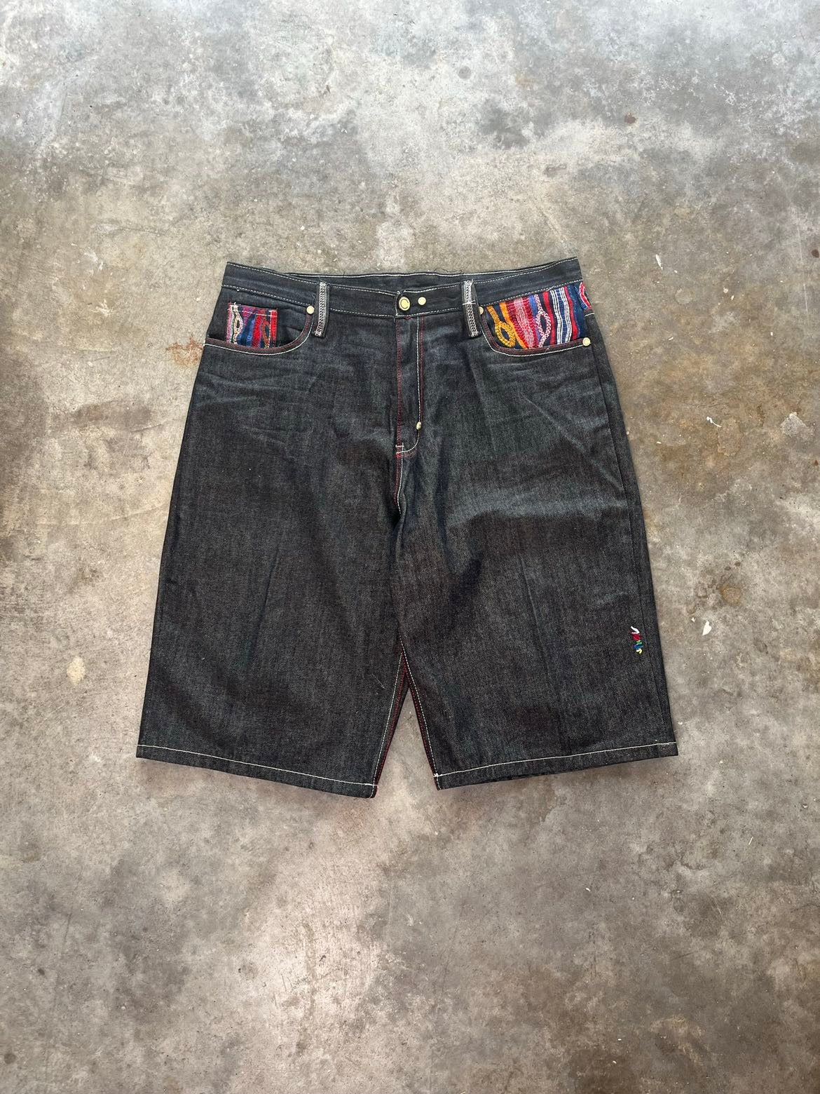 (40) 00s Coogi Jorts