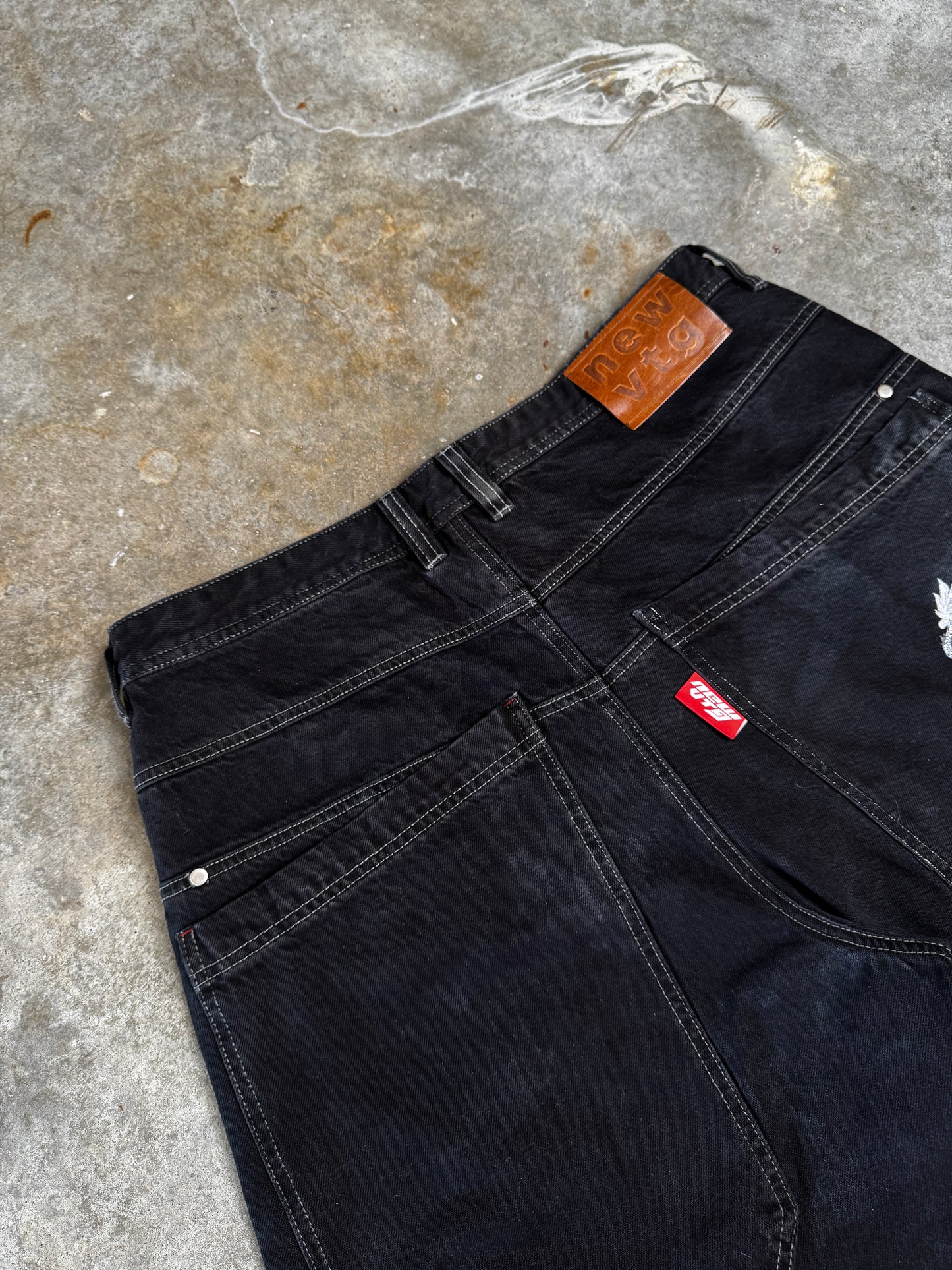 (36) Y2K Dragon Baggy Denim Shorts