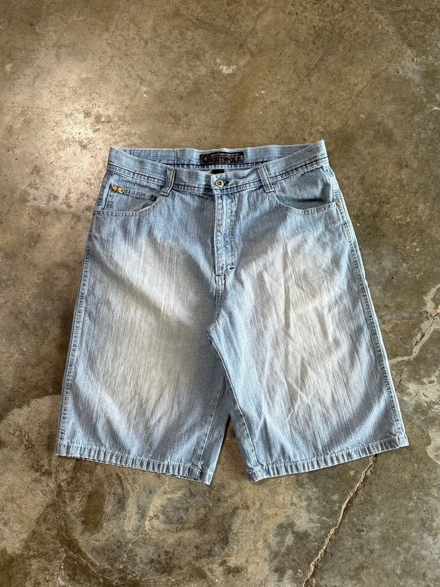 (36) New Vtg Skull Jorts