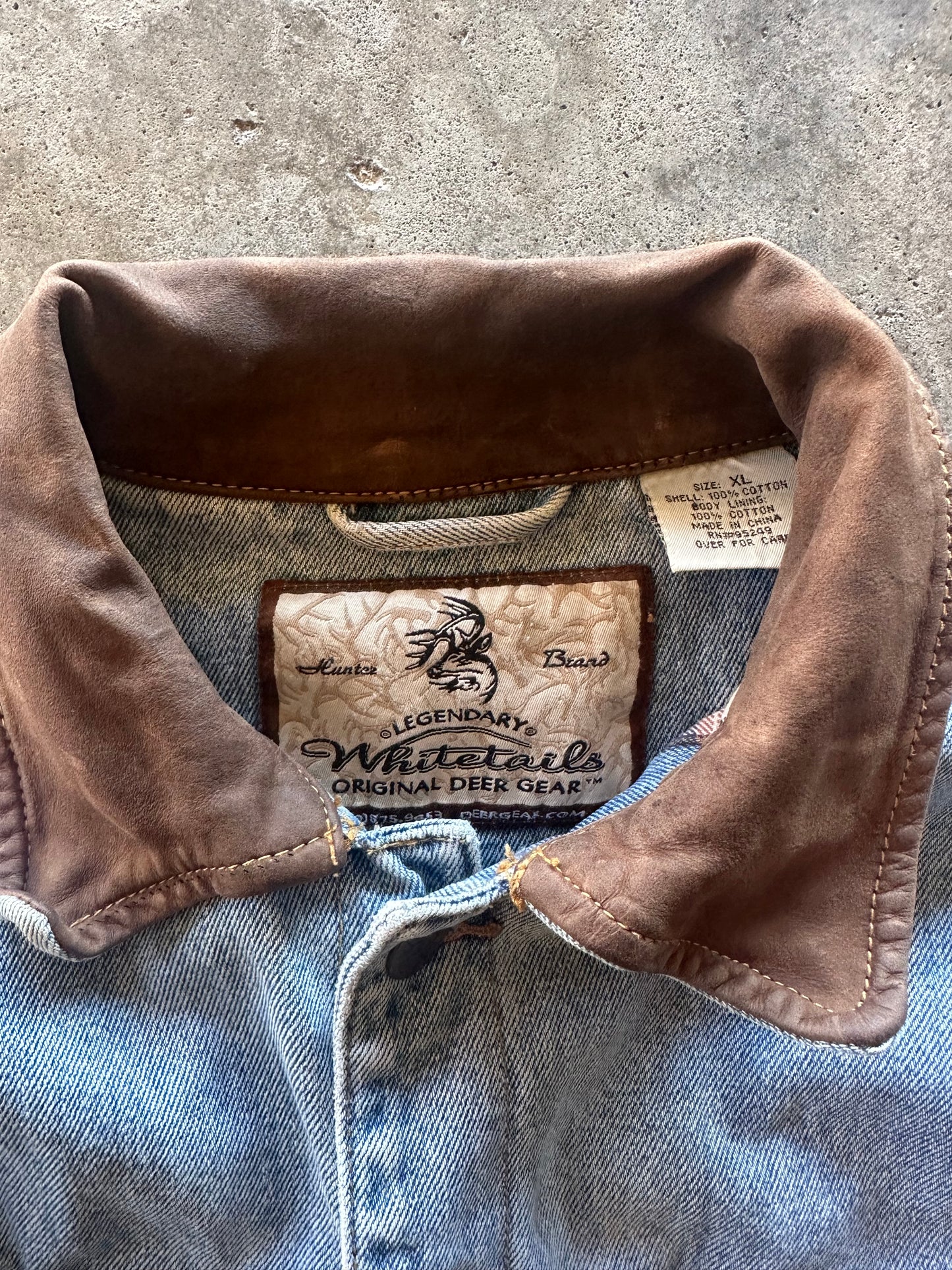 (XL) Vintage Whitetails Denim Jacket