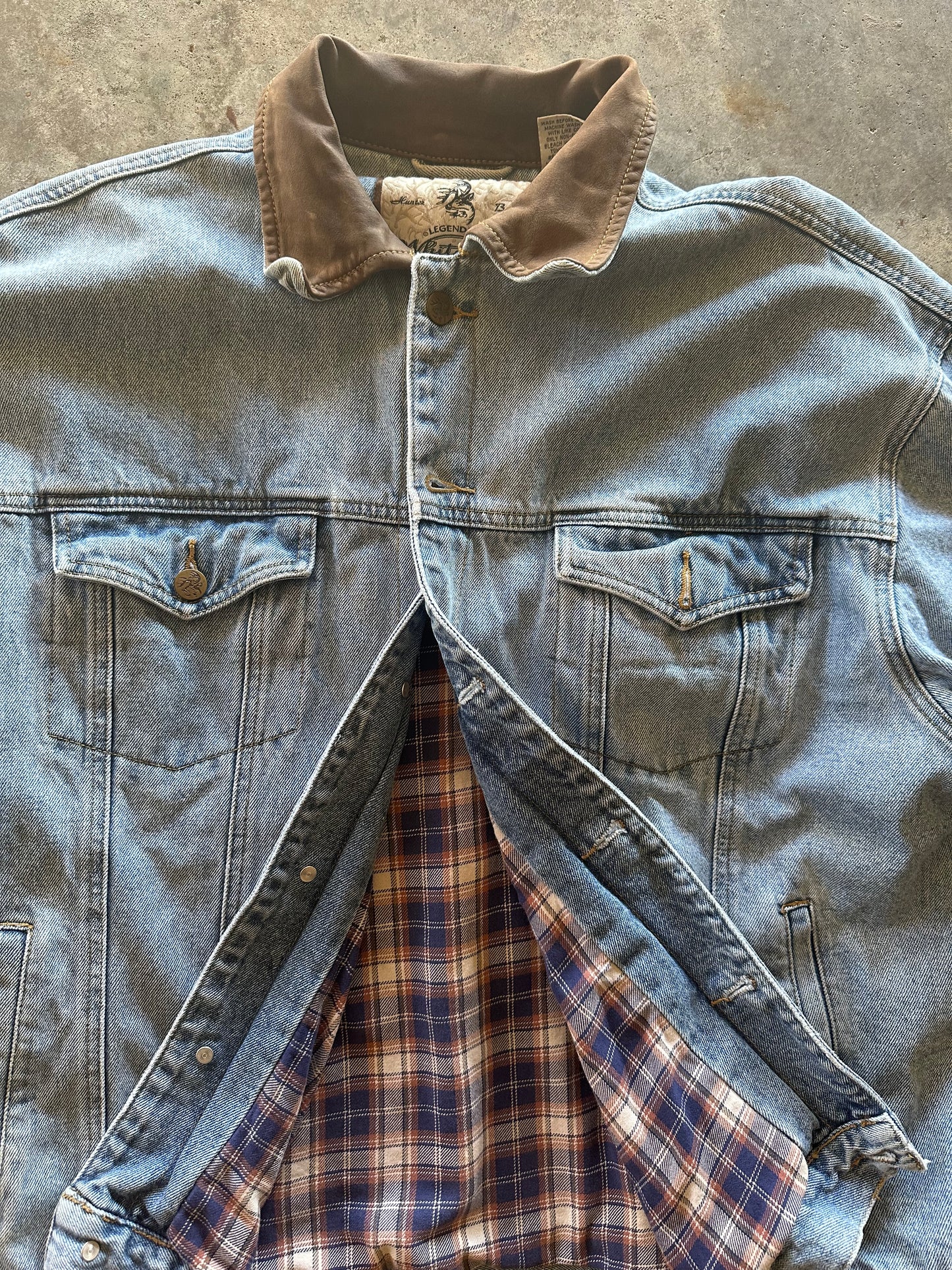 (XL) Vintage Whitetails Denim Jacket