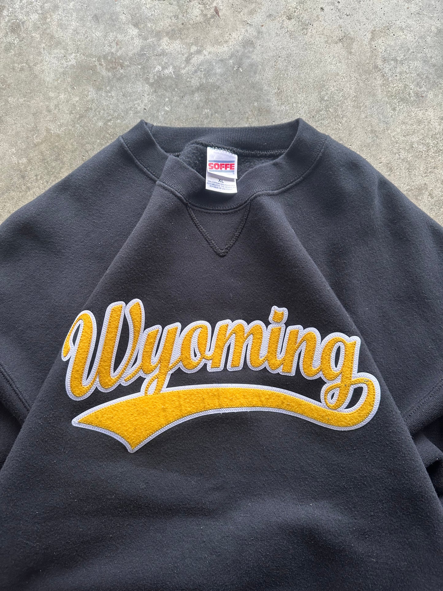 (XL) Vintage Wyoming Sweatshirt