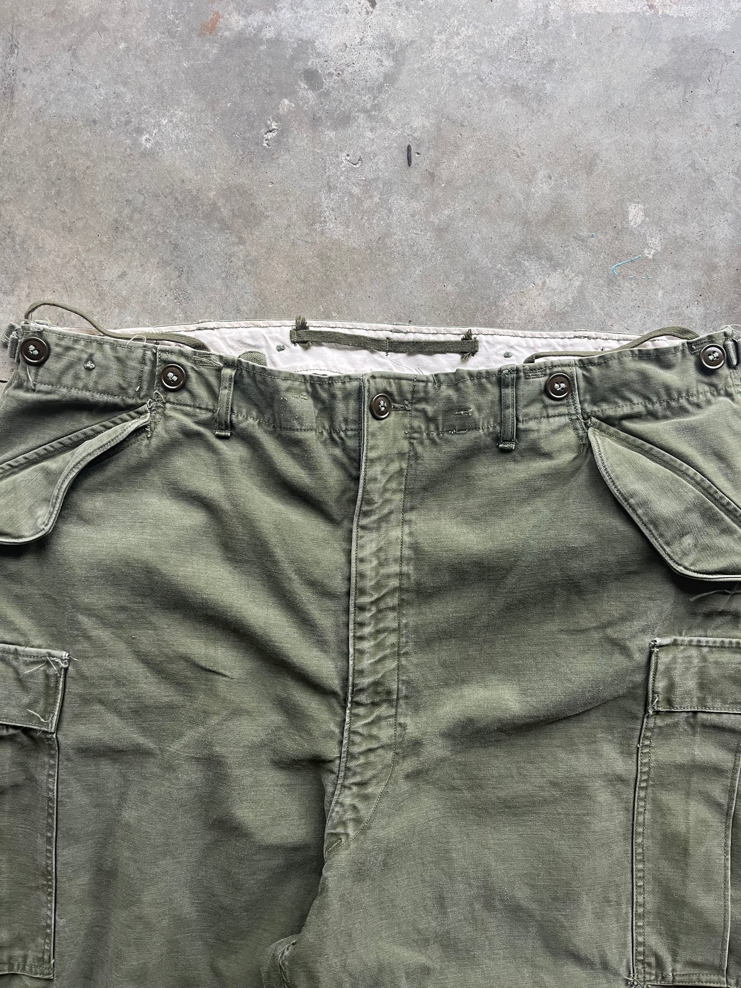 (XL) Vintage Army Cargo Pants