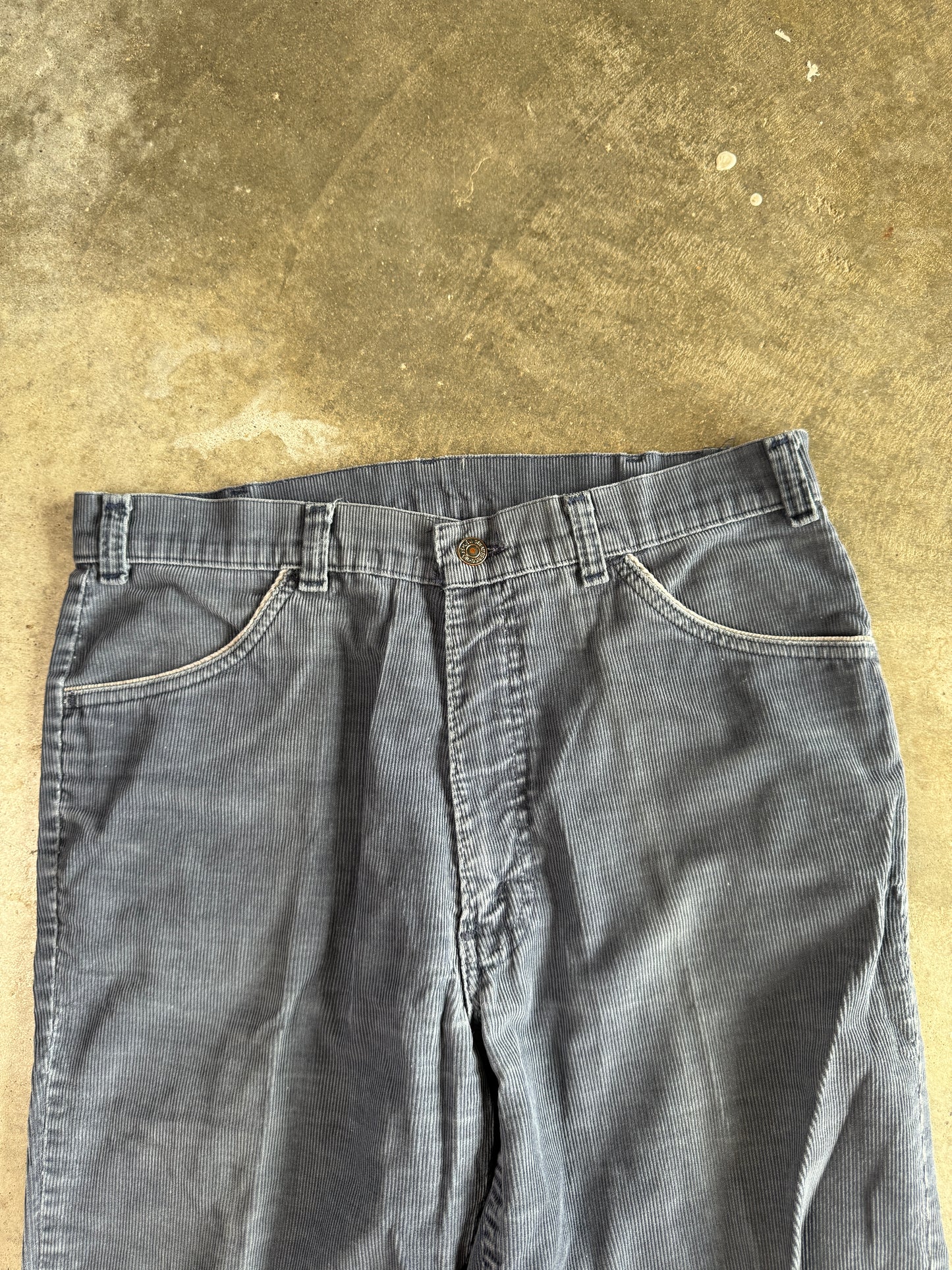 (33 x 30) 00s Corduroy Pants