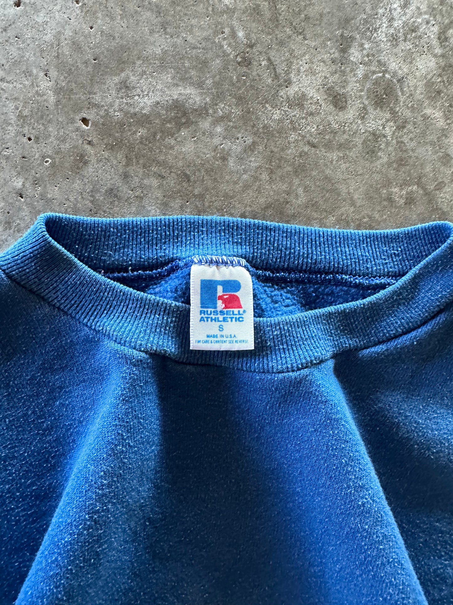 (S) Vintage Russell Essential Sweatshirt