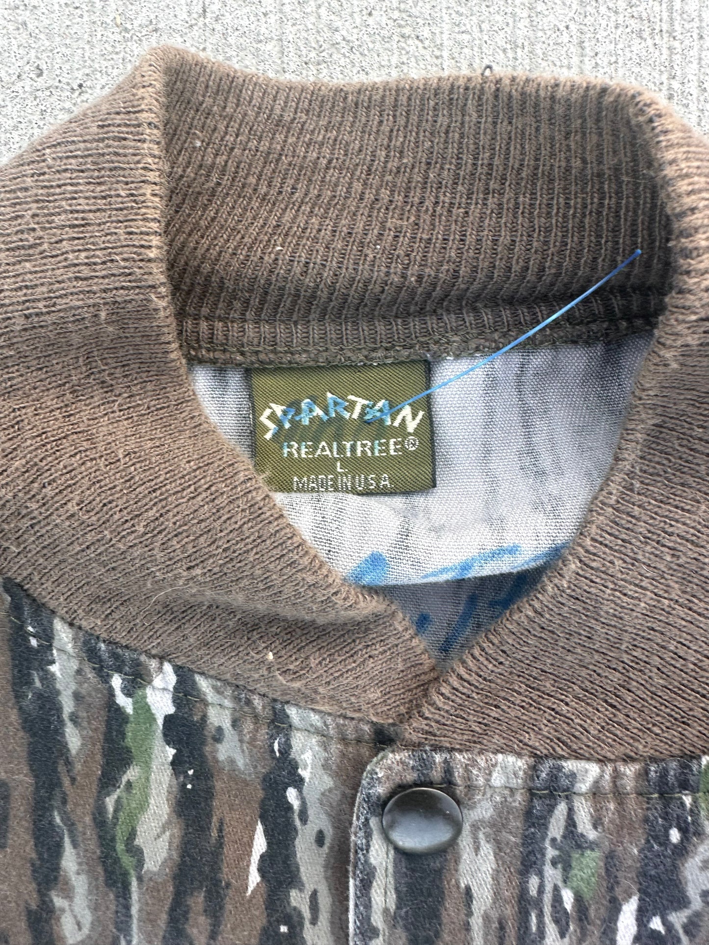 (L) Vintage 90s Camo Button Down Jacket