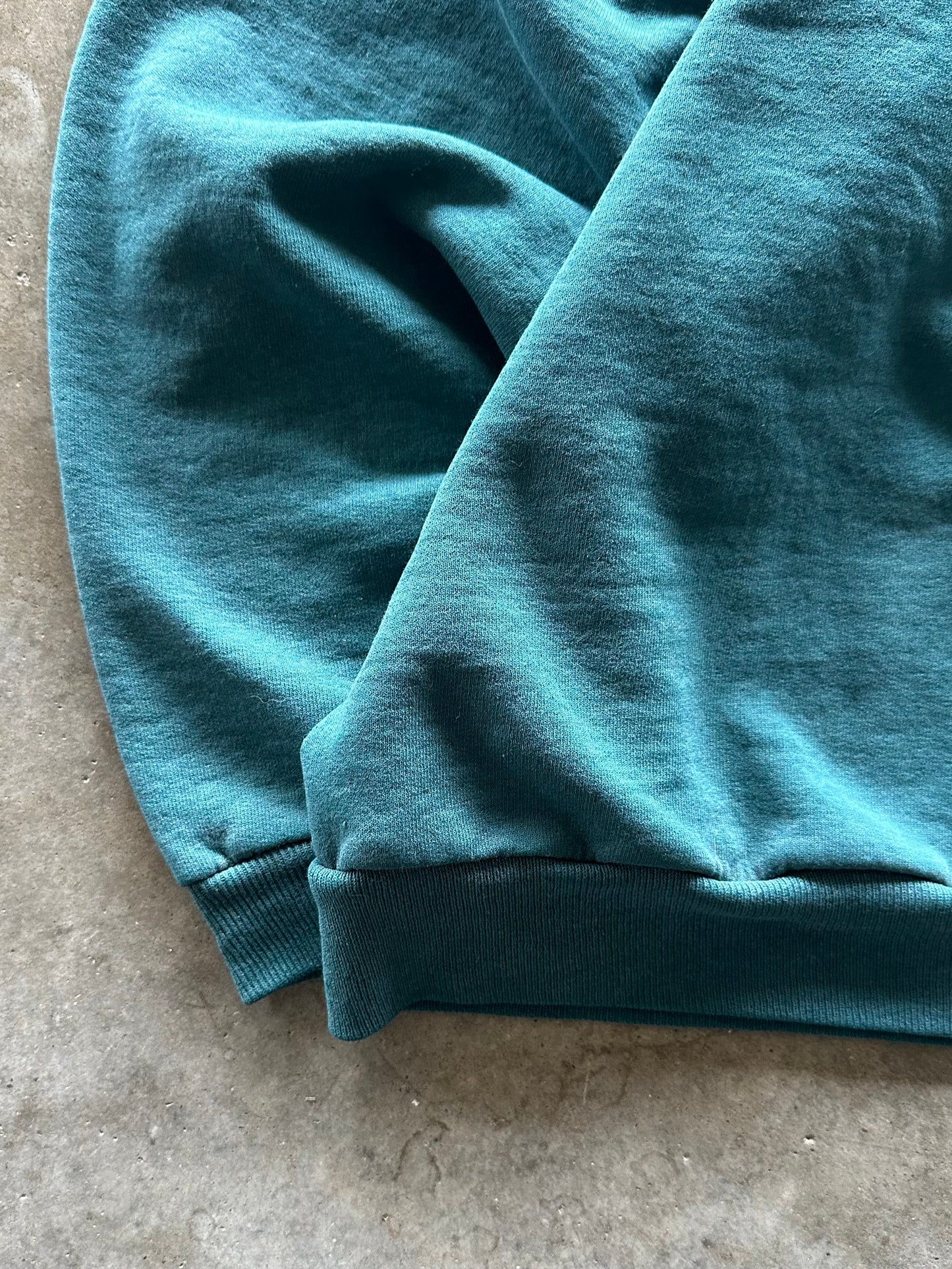 (L) Vintage Jerzees Blank Sweatshirt