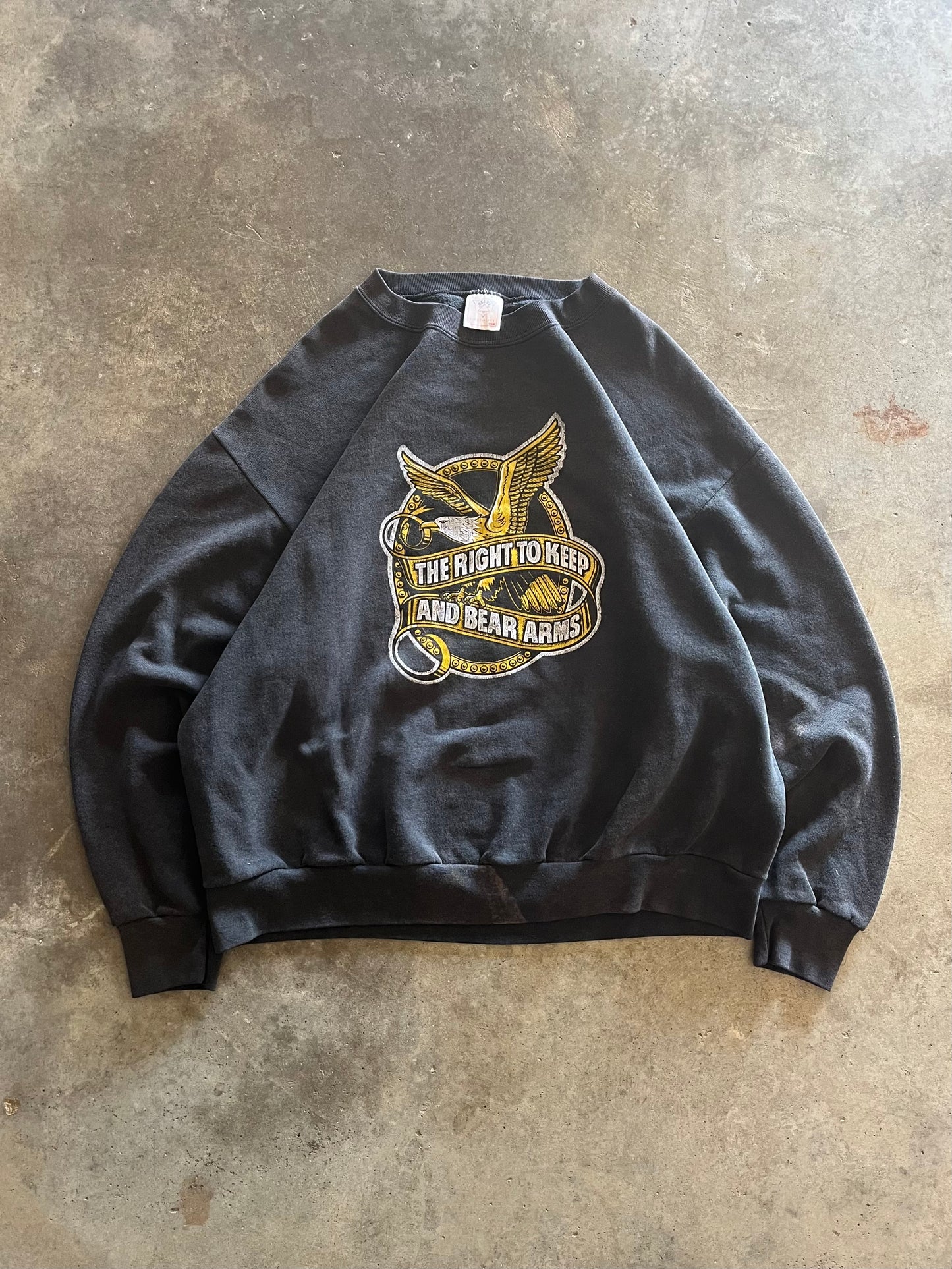 (XL) Vintage 'Bear Arms' Sweatshirt