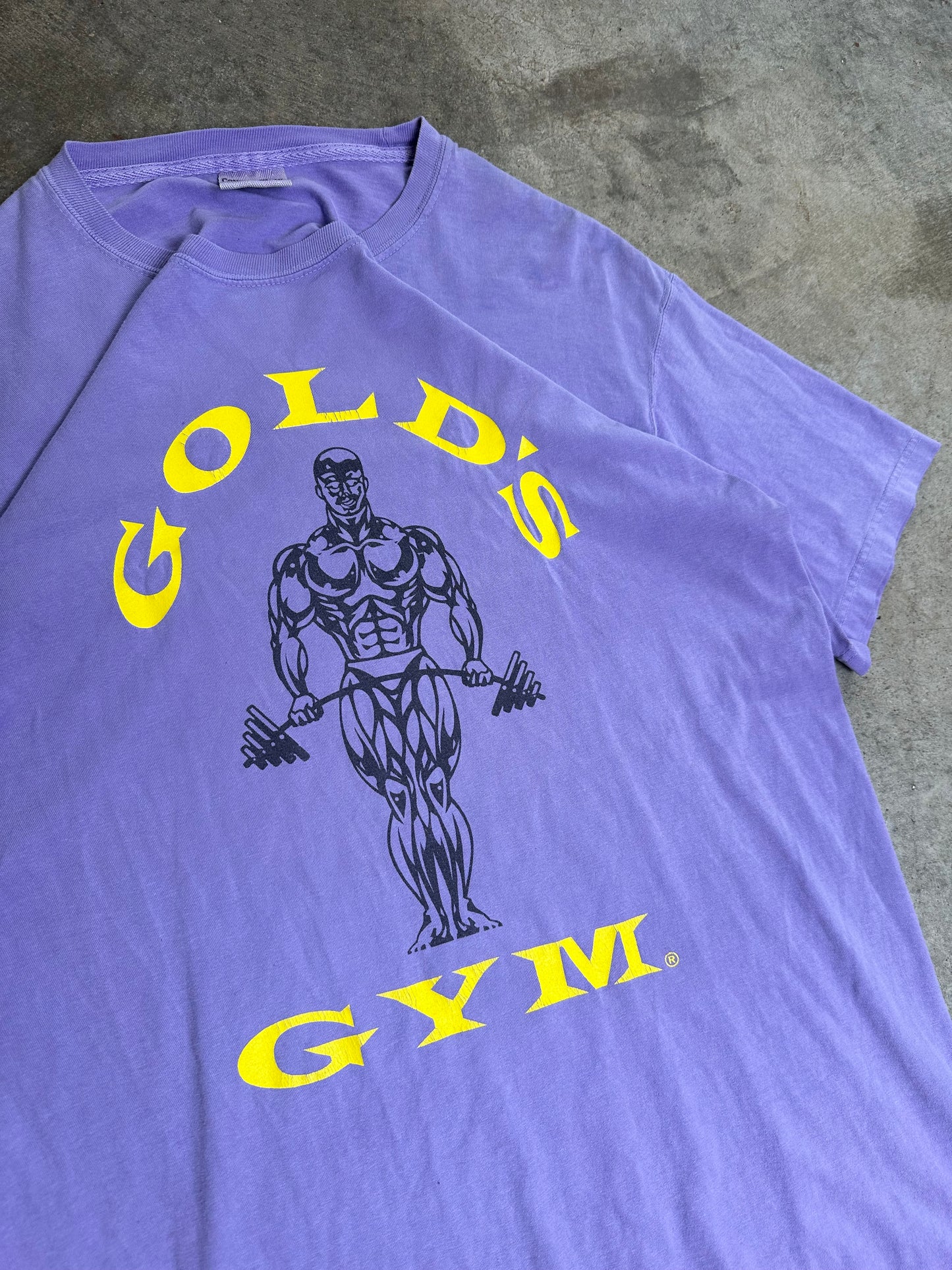 (M) 00s Gold's Gym Tee