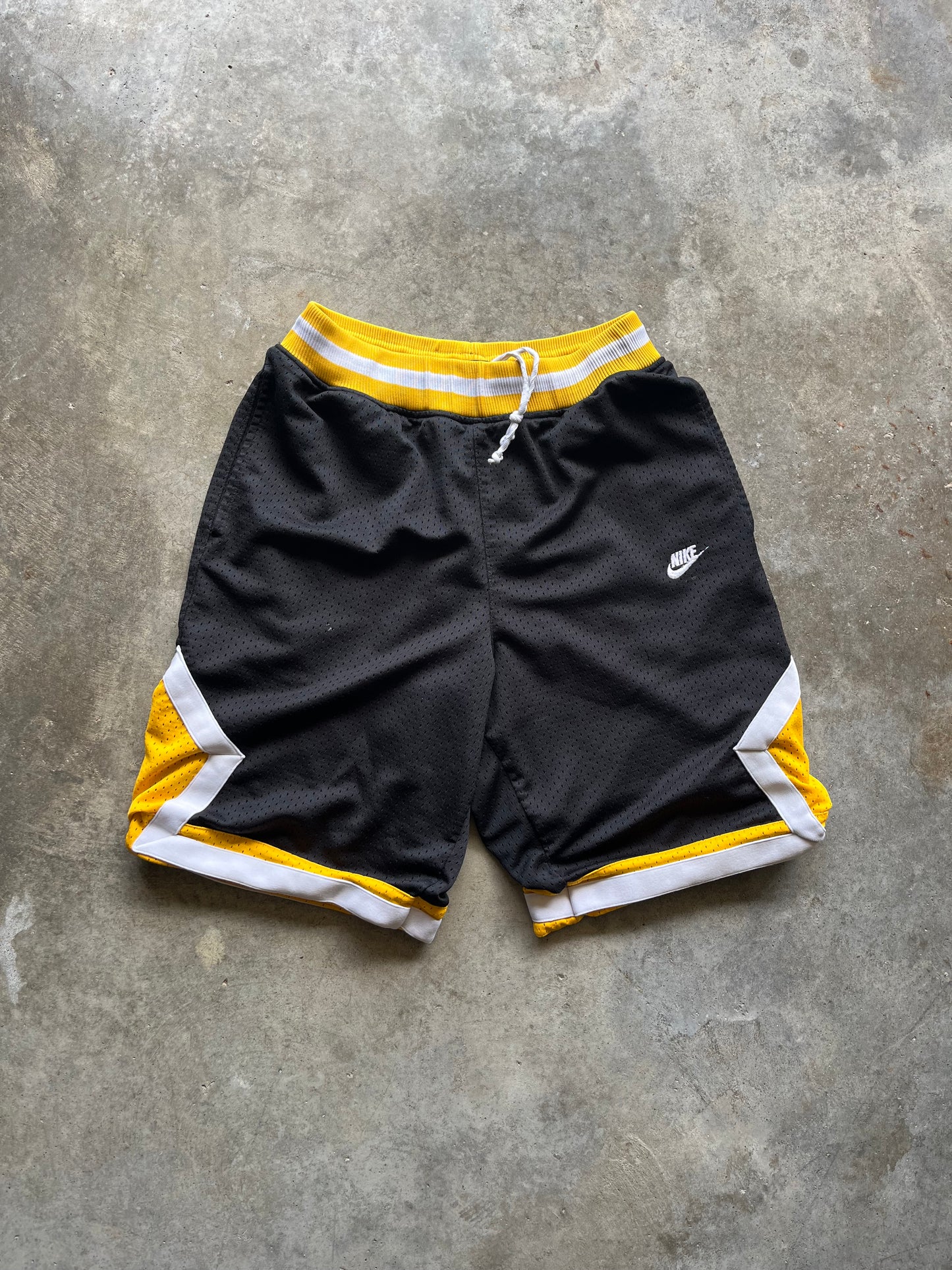 (M) Nike Mesh Shorts