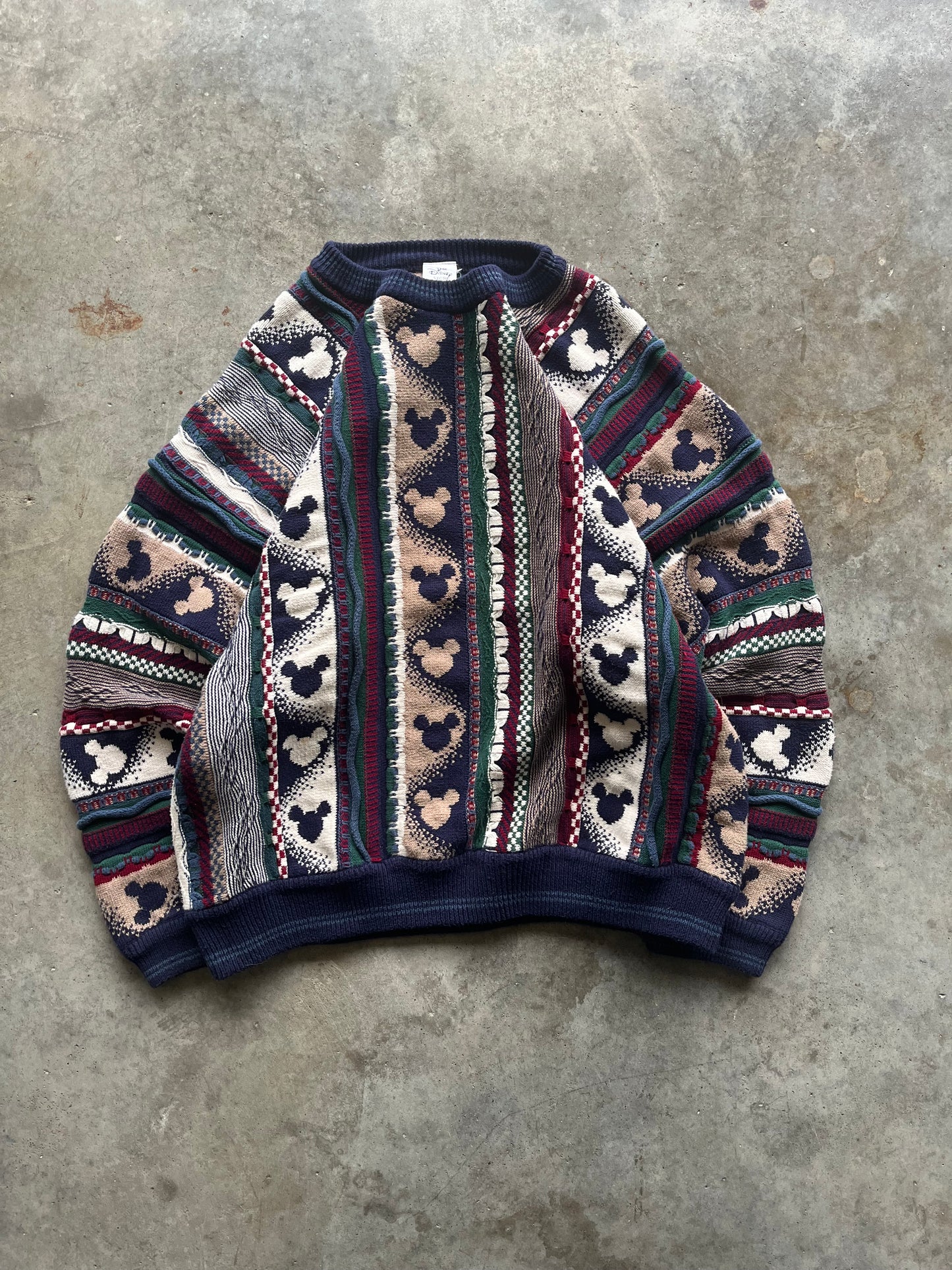 (XXL) Vintage Disney Coogi-Like Sweater