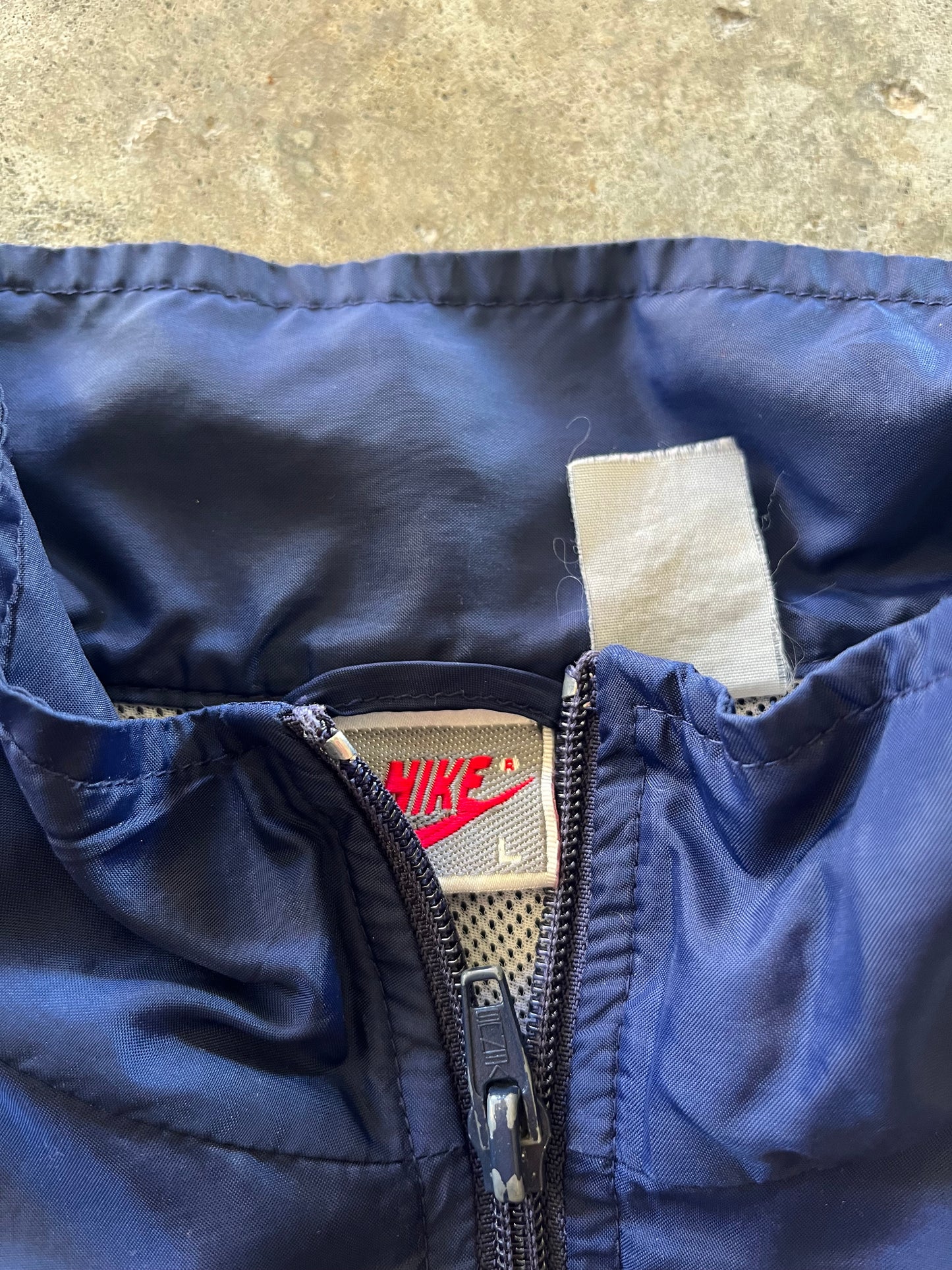 (L) Vintage Nike Windbreaker