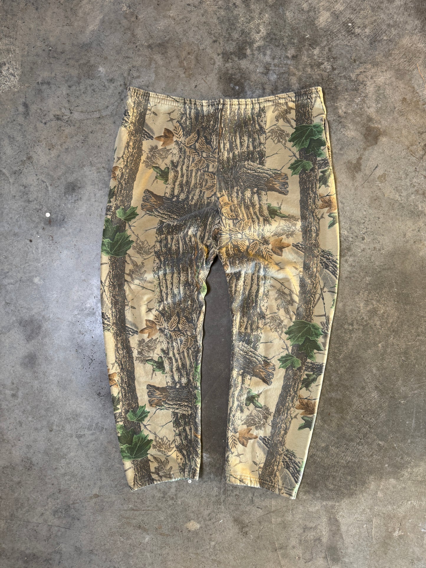 (L) Vintage Camo Sweatpants