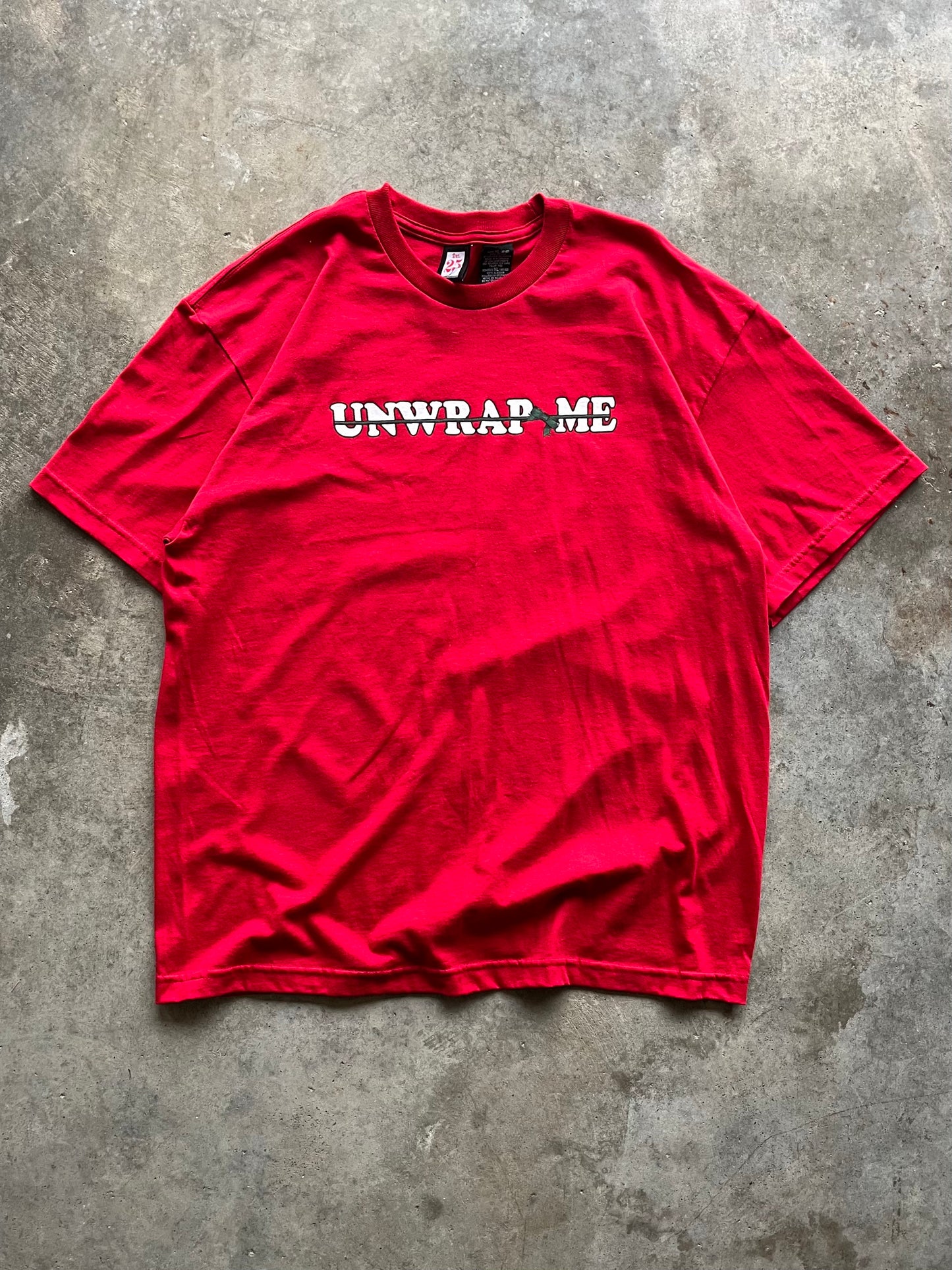 (XL) Vintage 'Unwrap Me' Christmas Tee