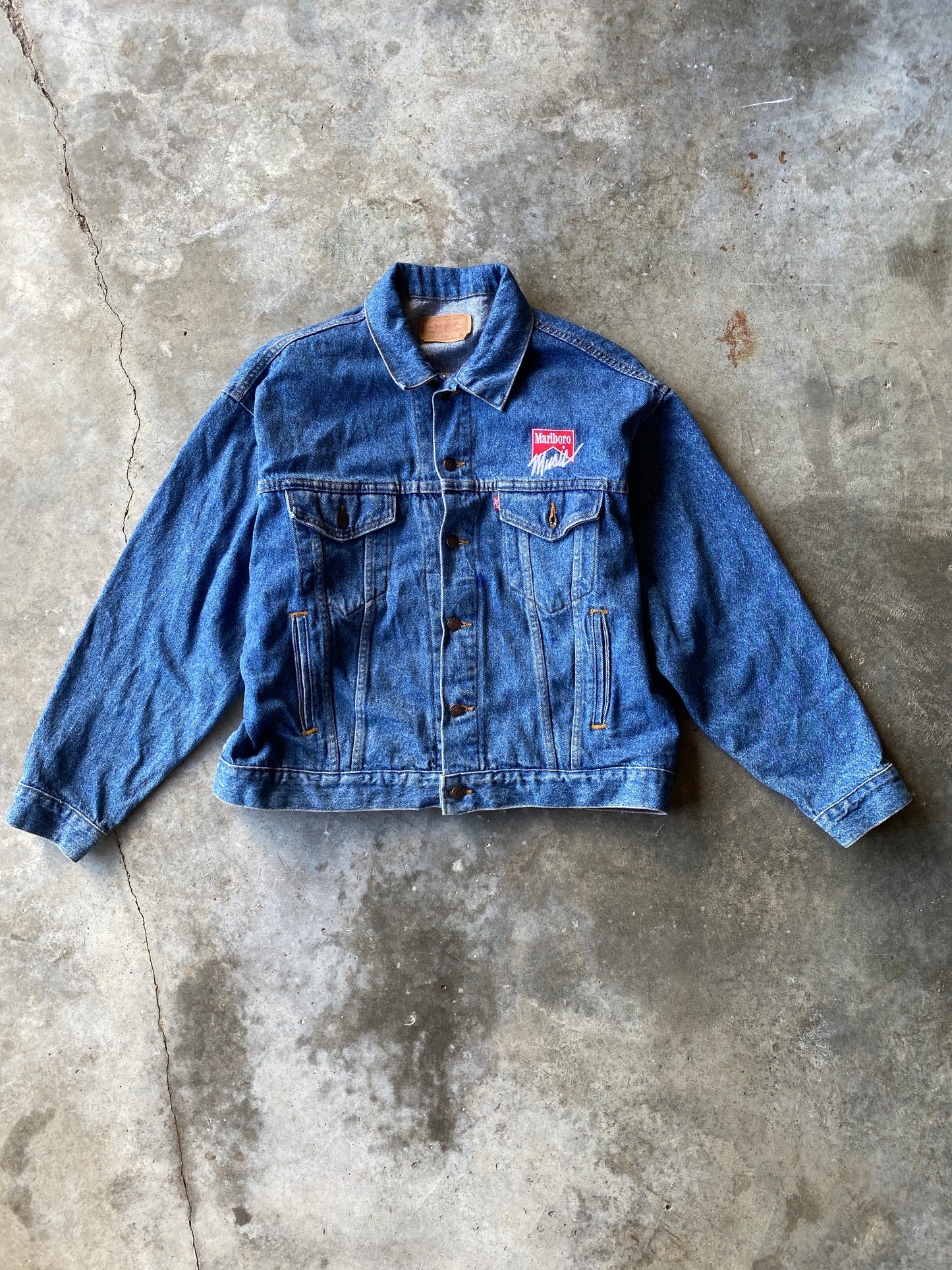 (L) Vintage 90s Levis x Marlboro Denim Jacket