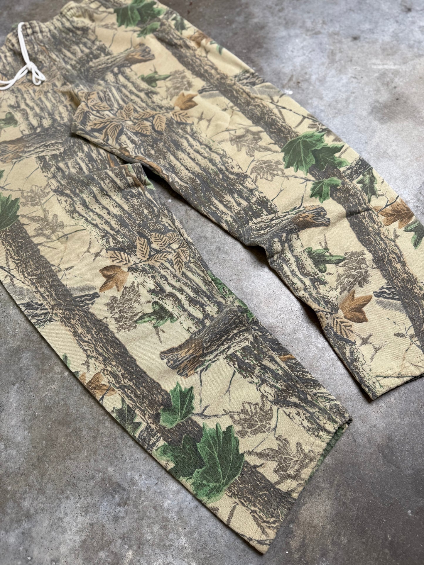 (XL) Vintage Camo Sweatpants