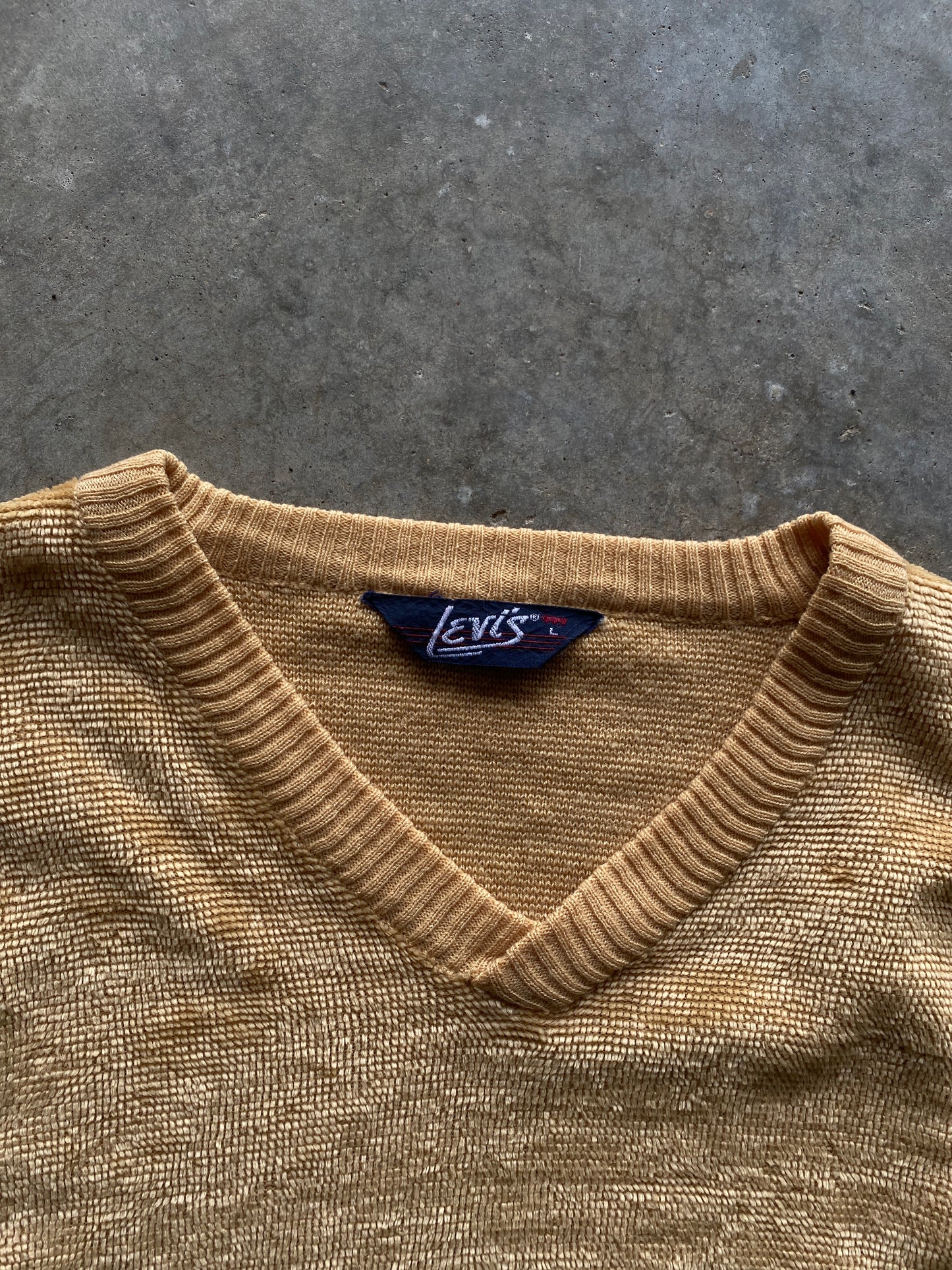 (L) Vintage Levis Tan Sweater