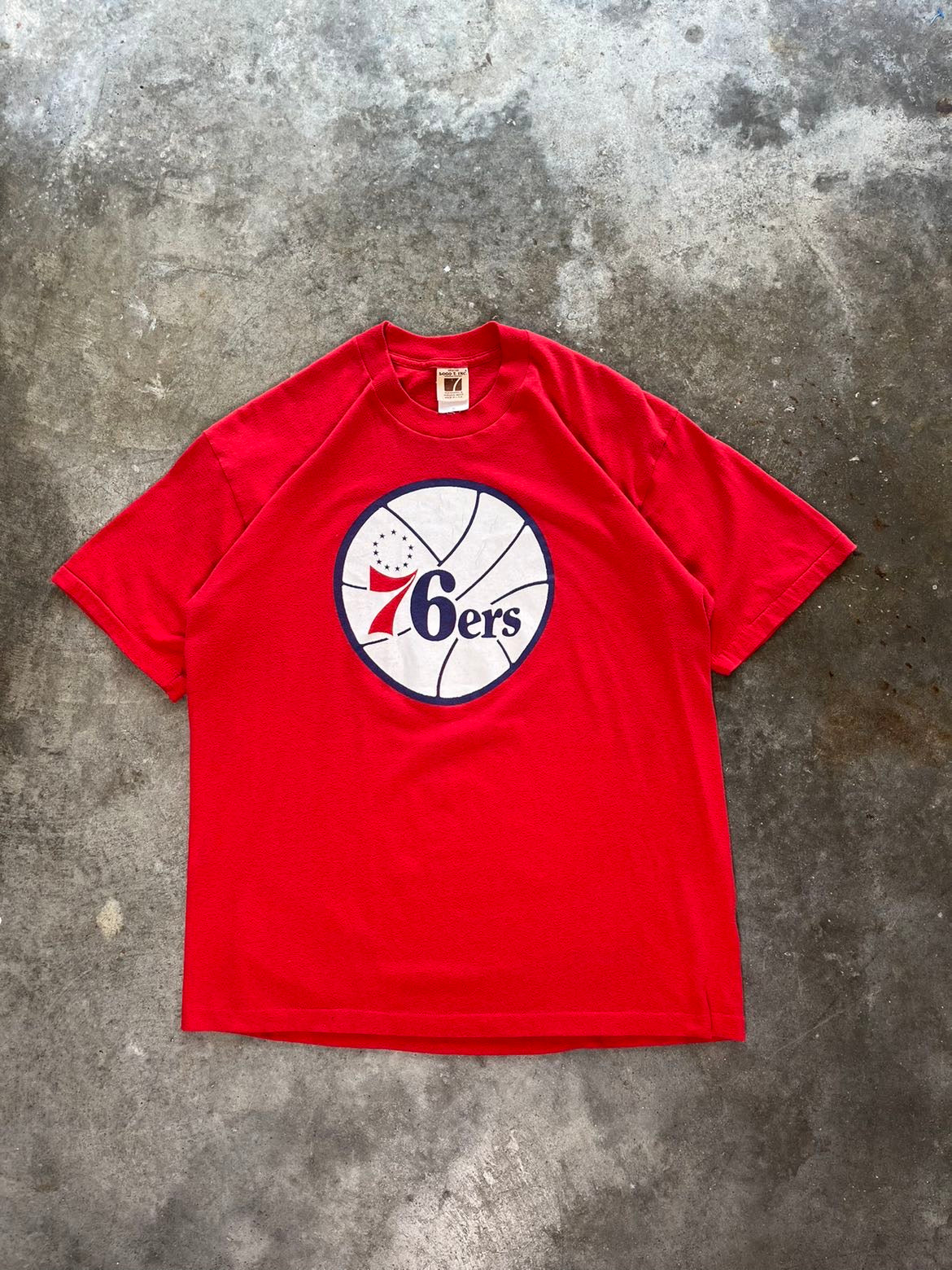 (XL) Vintage 76ers Tee