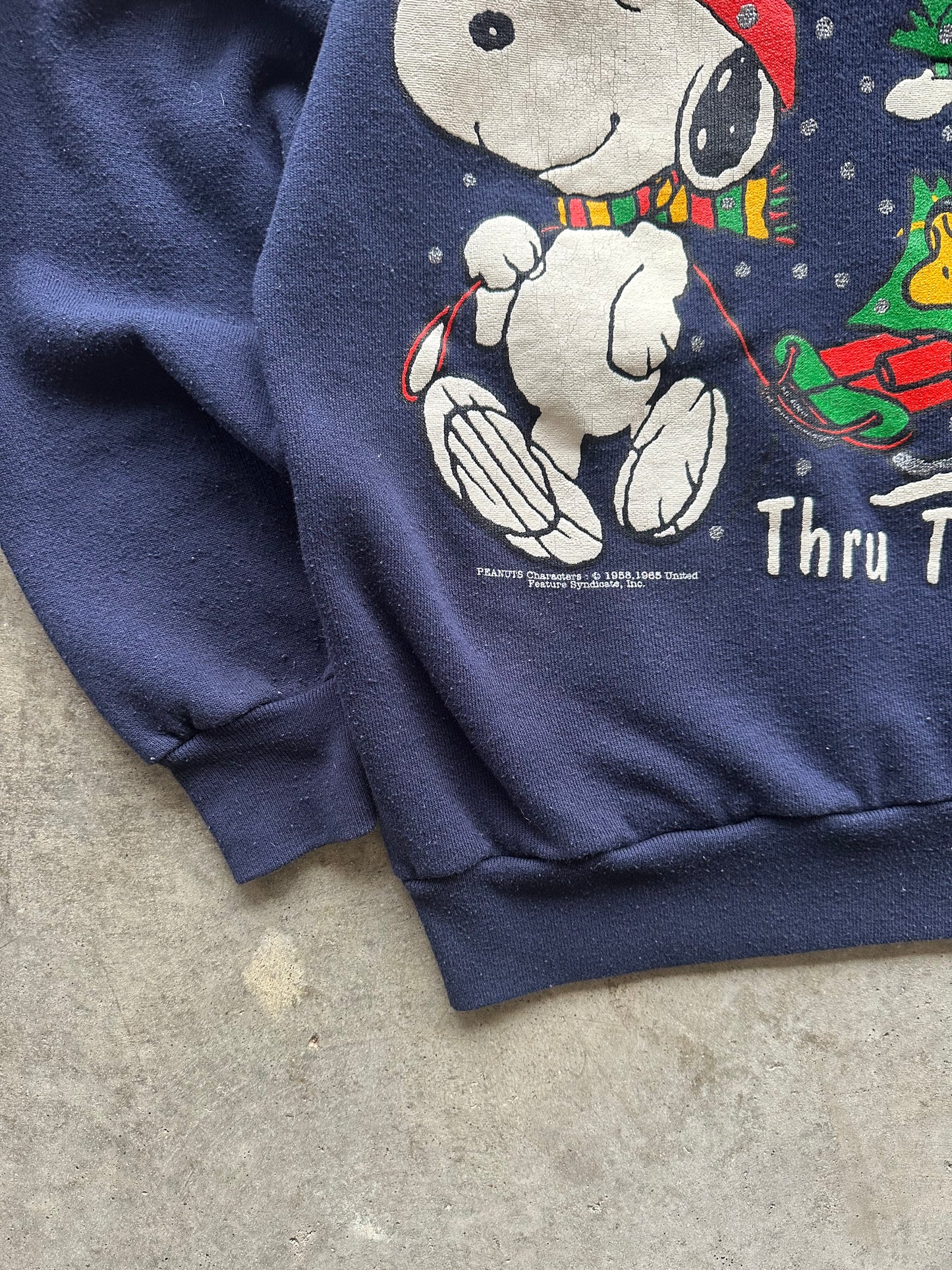 (L) Vintage Snoopy Sledding Sweatshirt