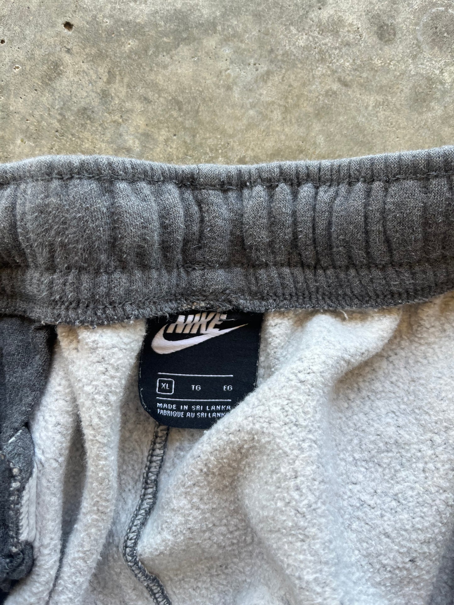 (XL) Nike Sweatpants GREY
